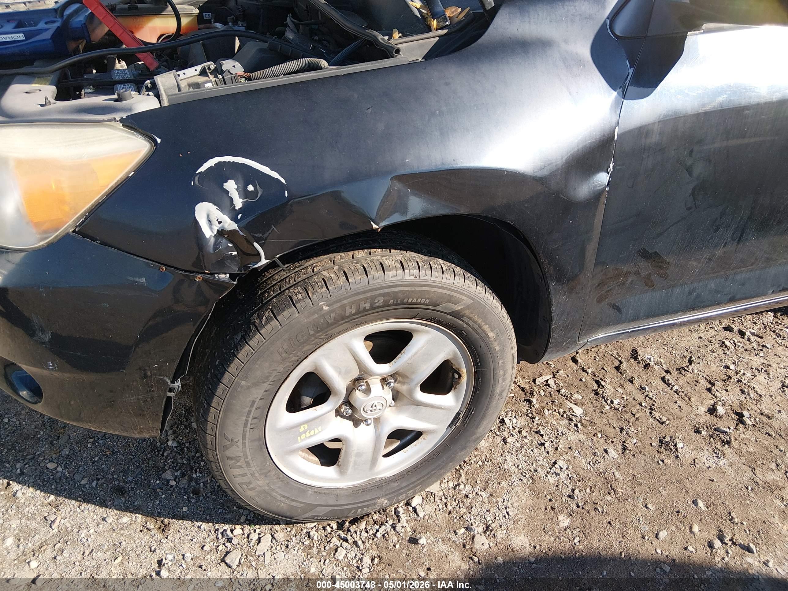 TOYOTA RAV4 image 6