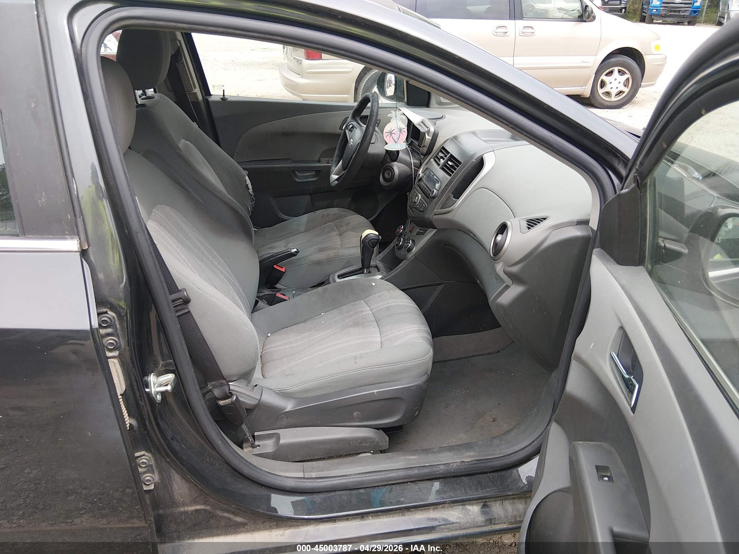CHEVROLET SONIC image 5