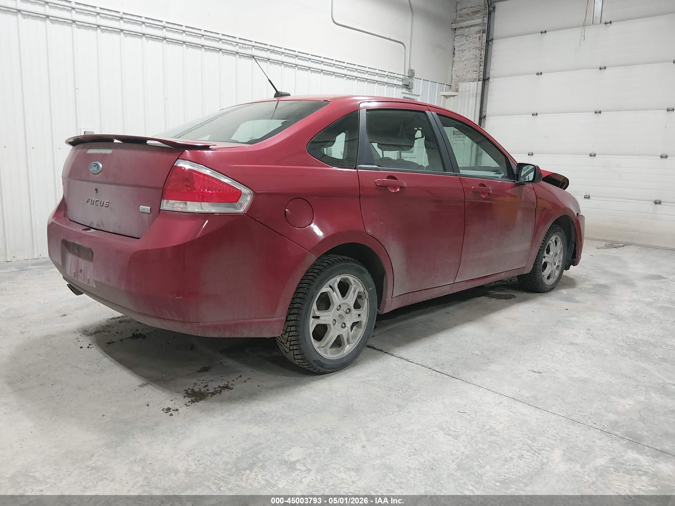 FORD FOCUS image 4