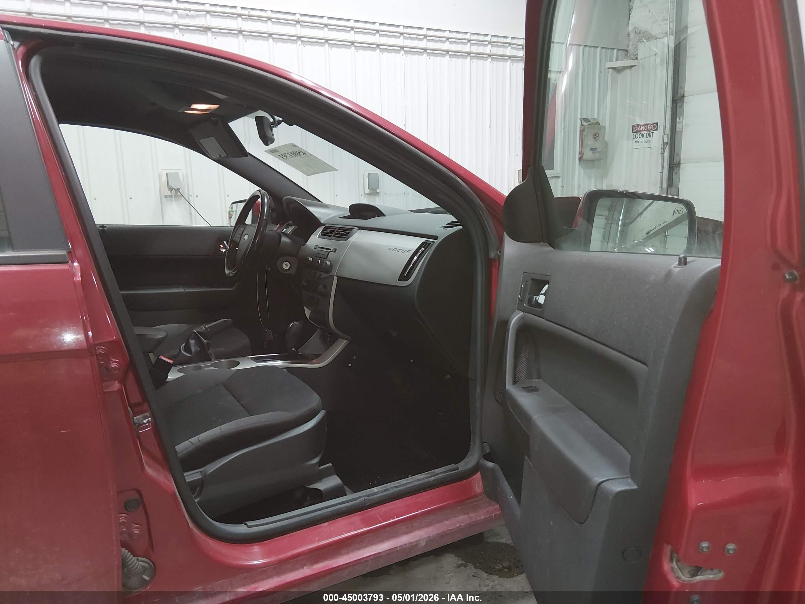 FORD FOCUS image 5
