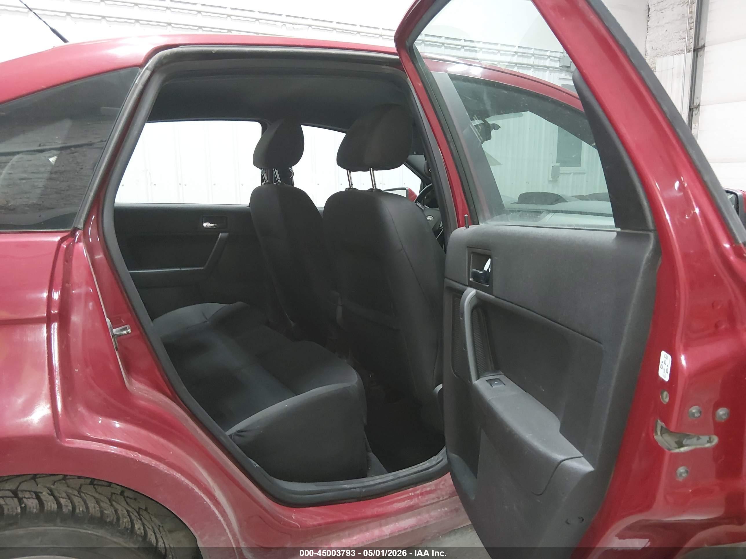 FORD FOCUS image 8