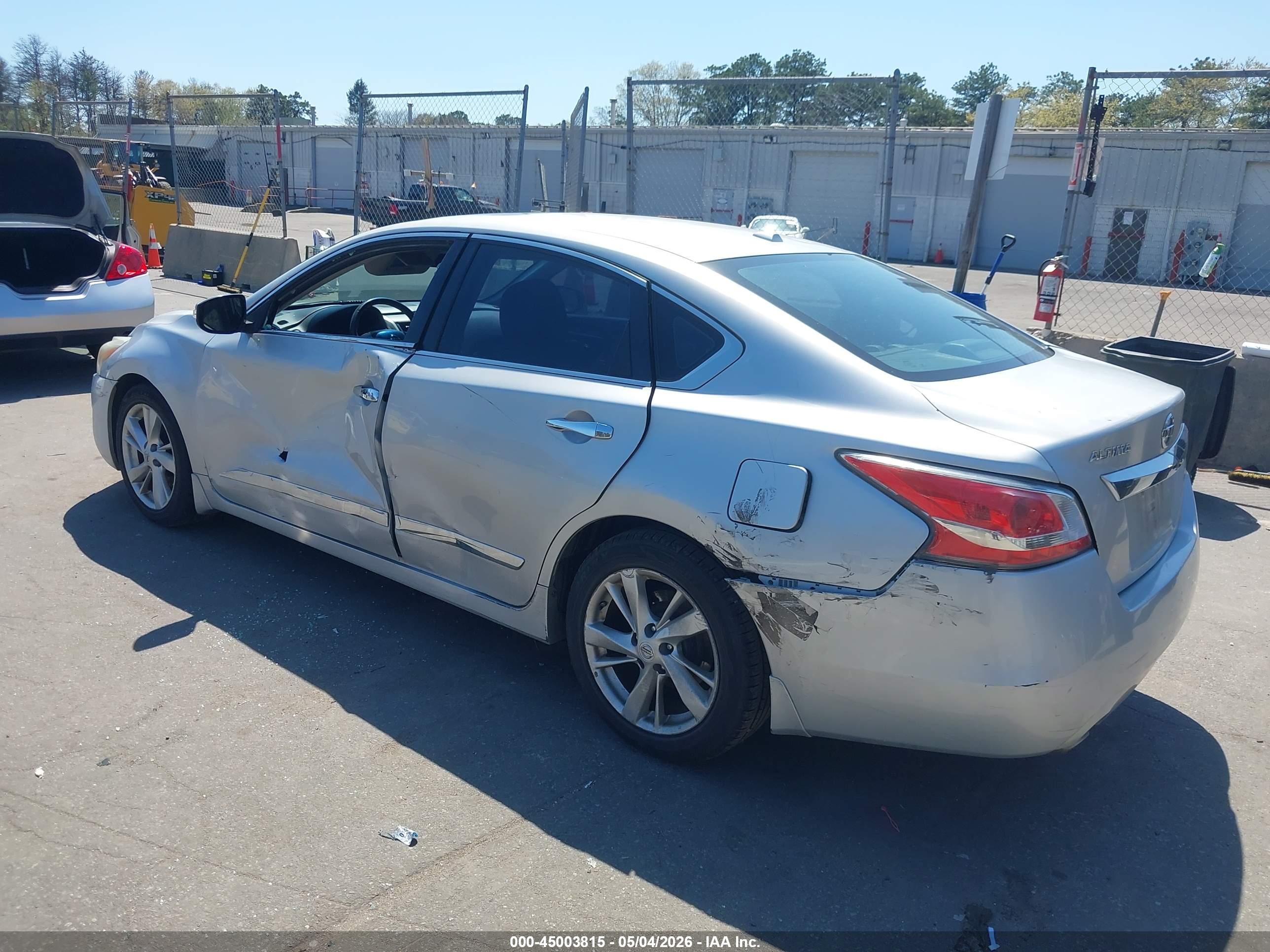 NISSAN ALTIMA image 3