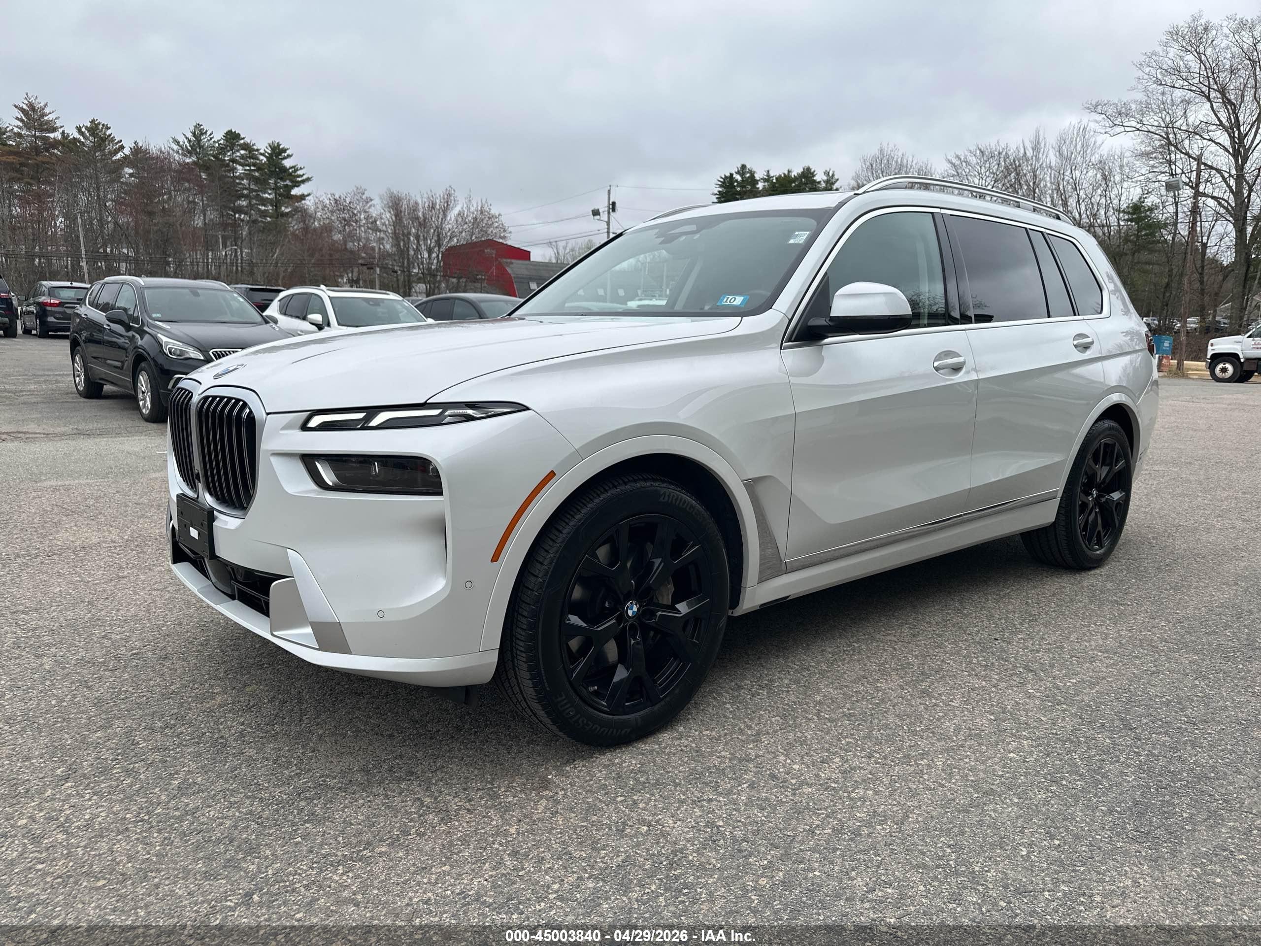 BMW X7 image 2