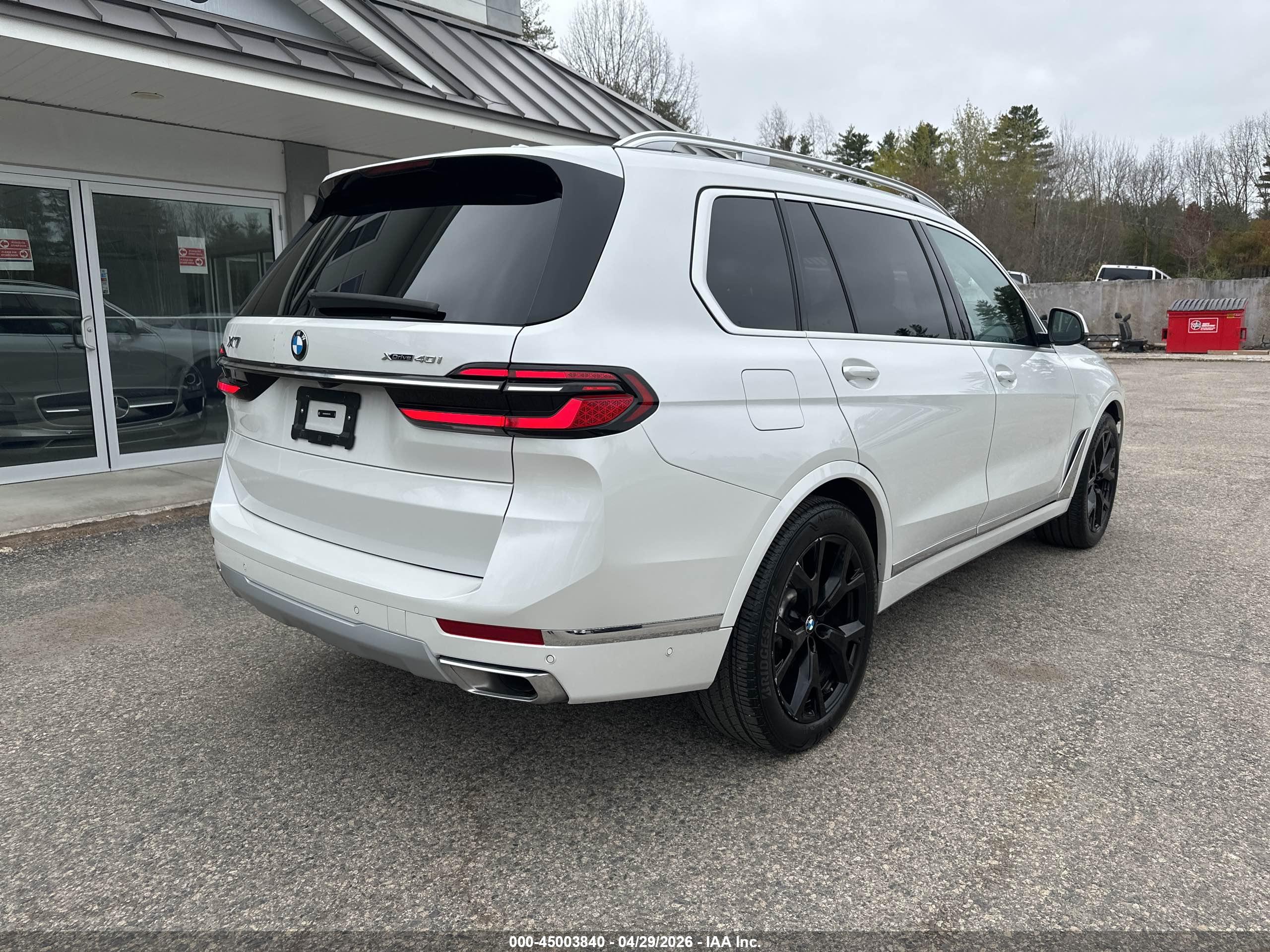 BMW X7 image 4