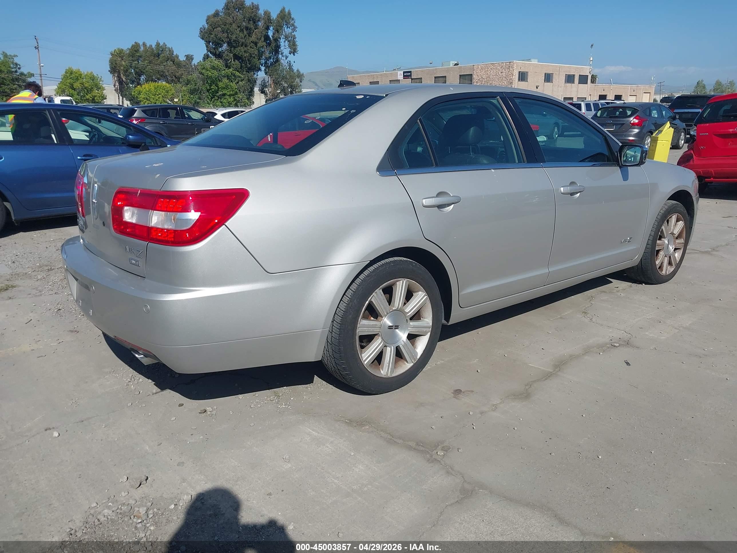 LINCOLN MKZ image 4