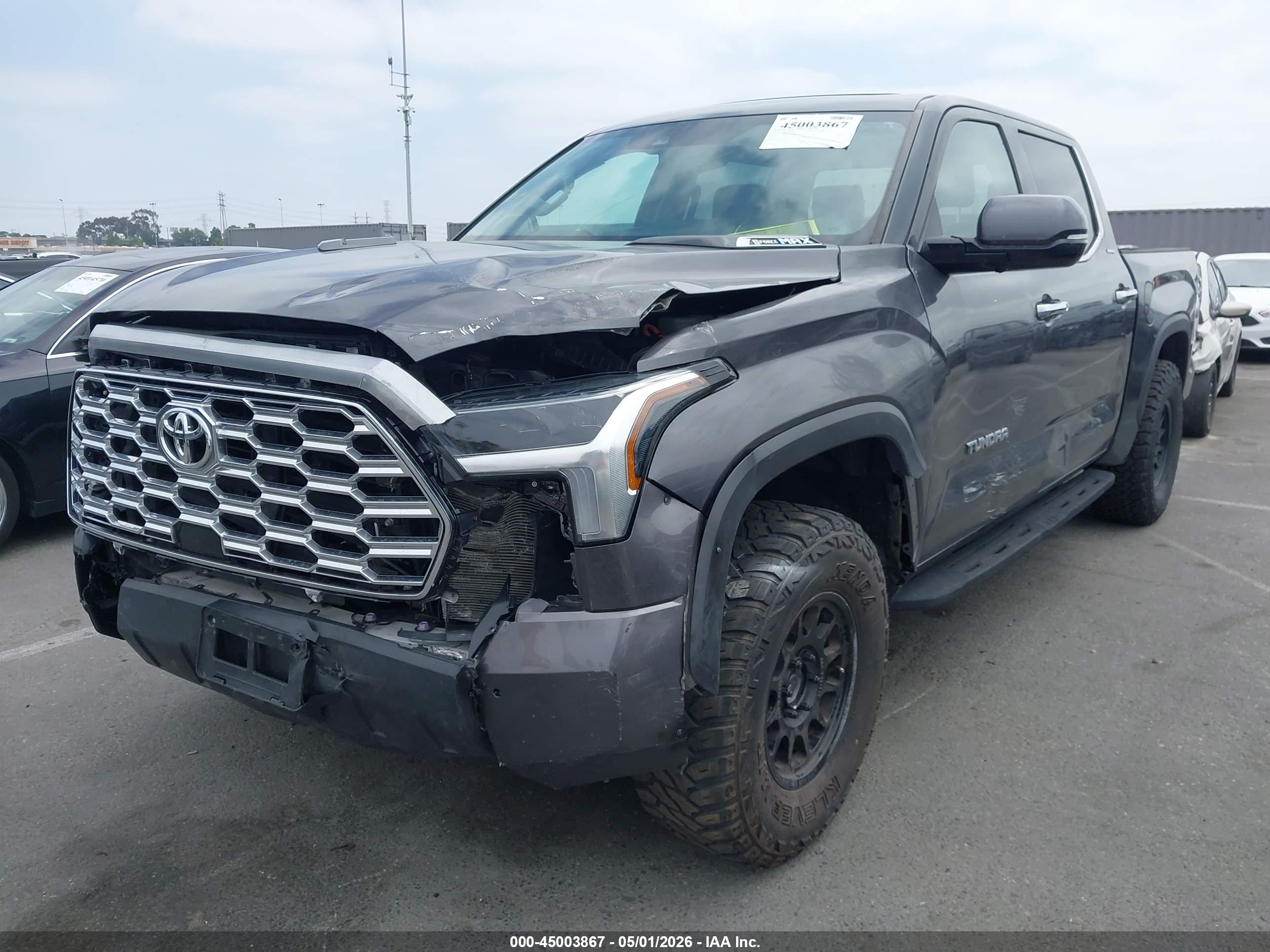 TOYOTA TUNDRA image 2