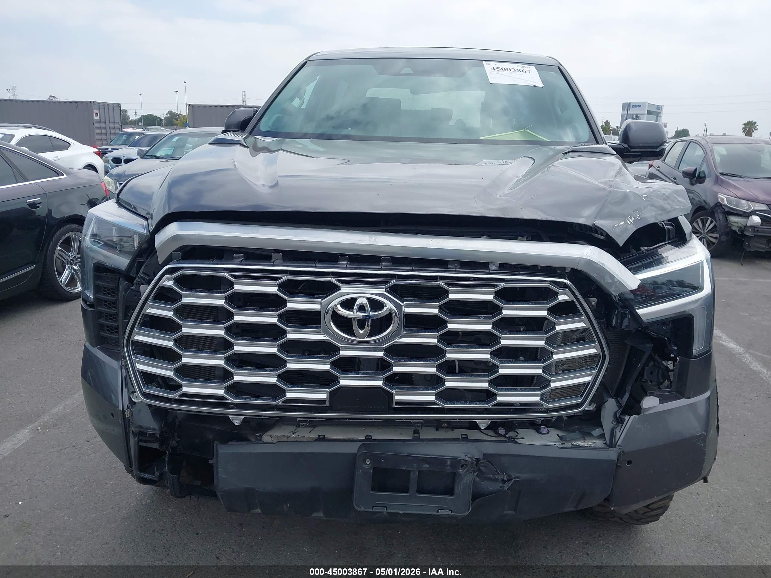 TOYOTA TUNDRA image 6