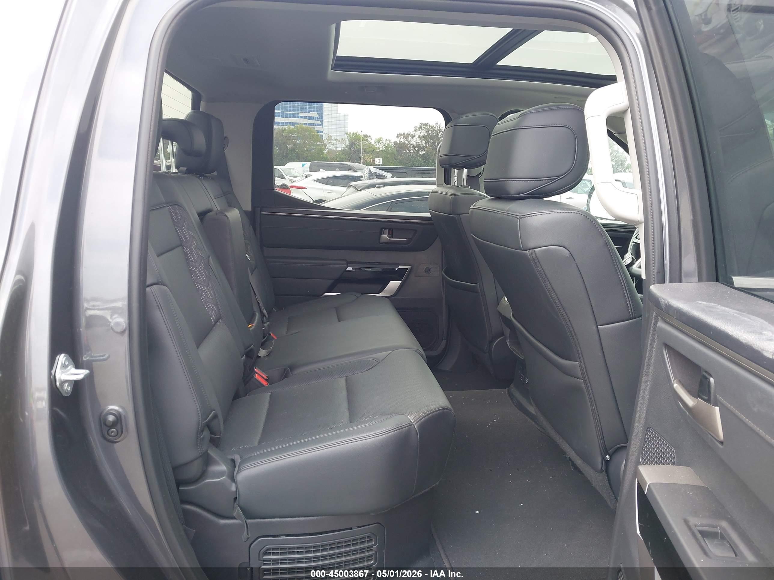 TOYOTA TUNDRA image 8