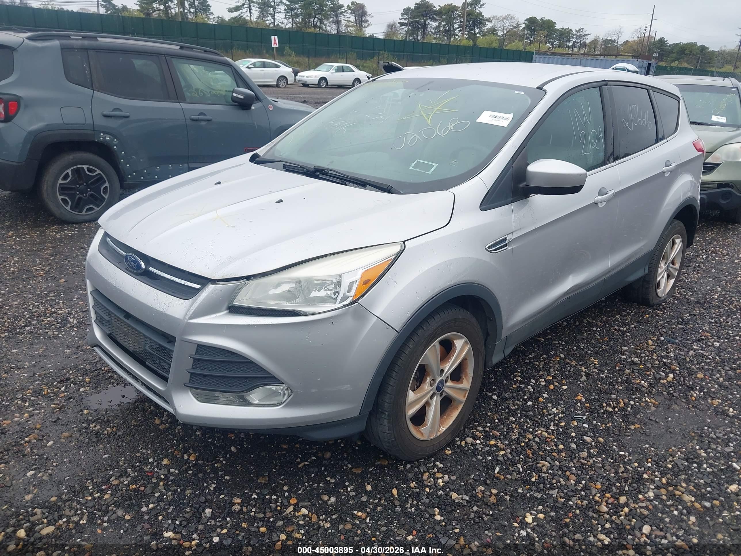 FORD ESCAPE image 2