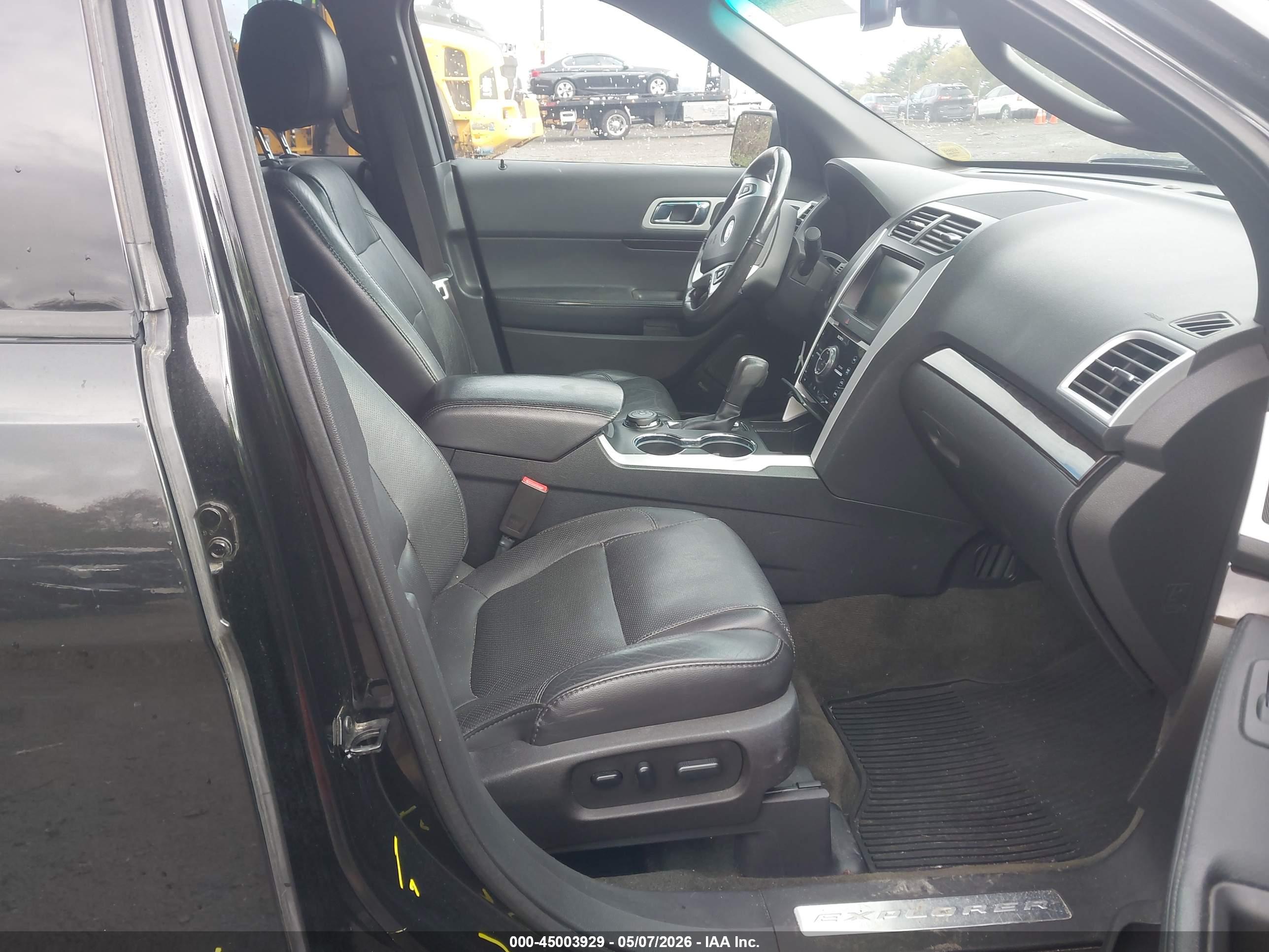 FORD EXPLORER image 5