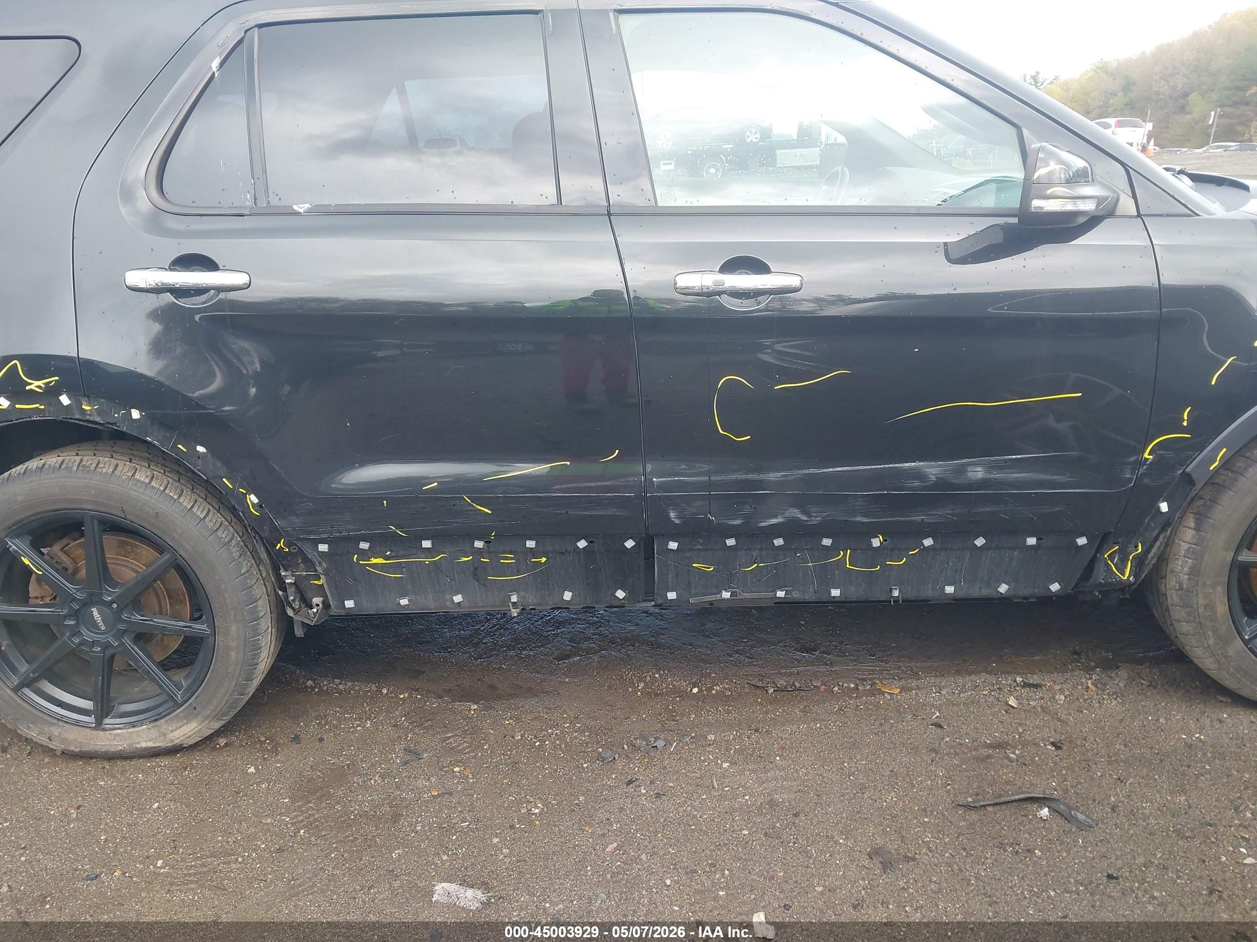 FORD EXPLORER image 6