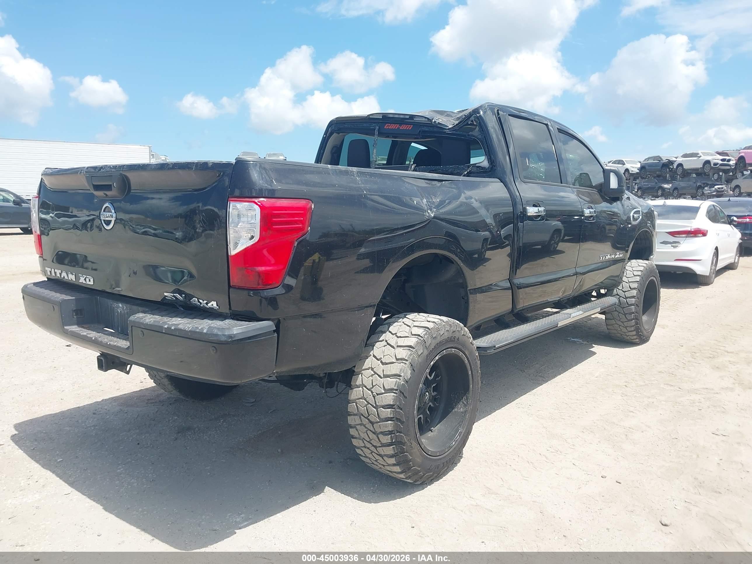 NISSAN TITAN image 4