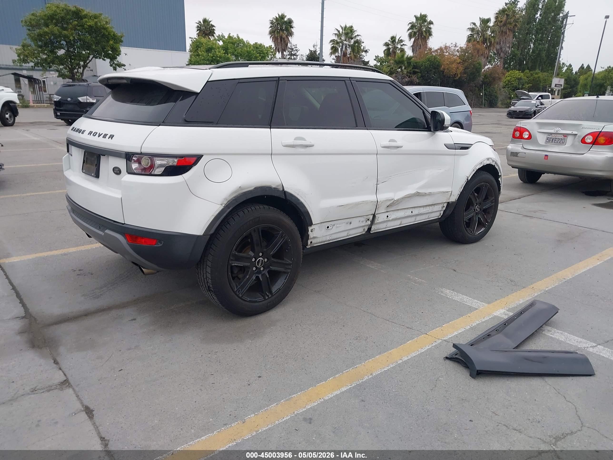 LAND ROVER image 4