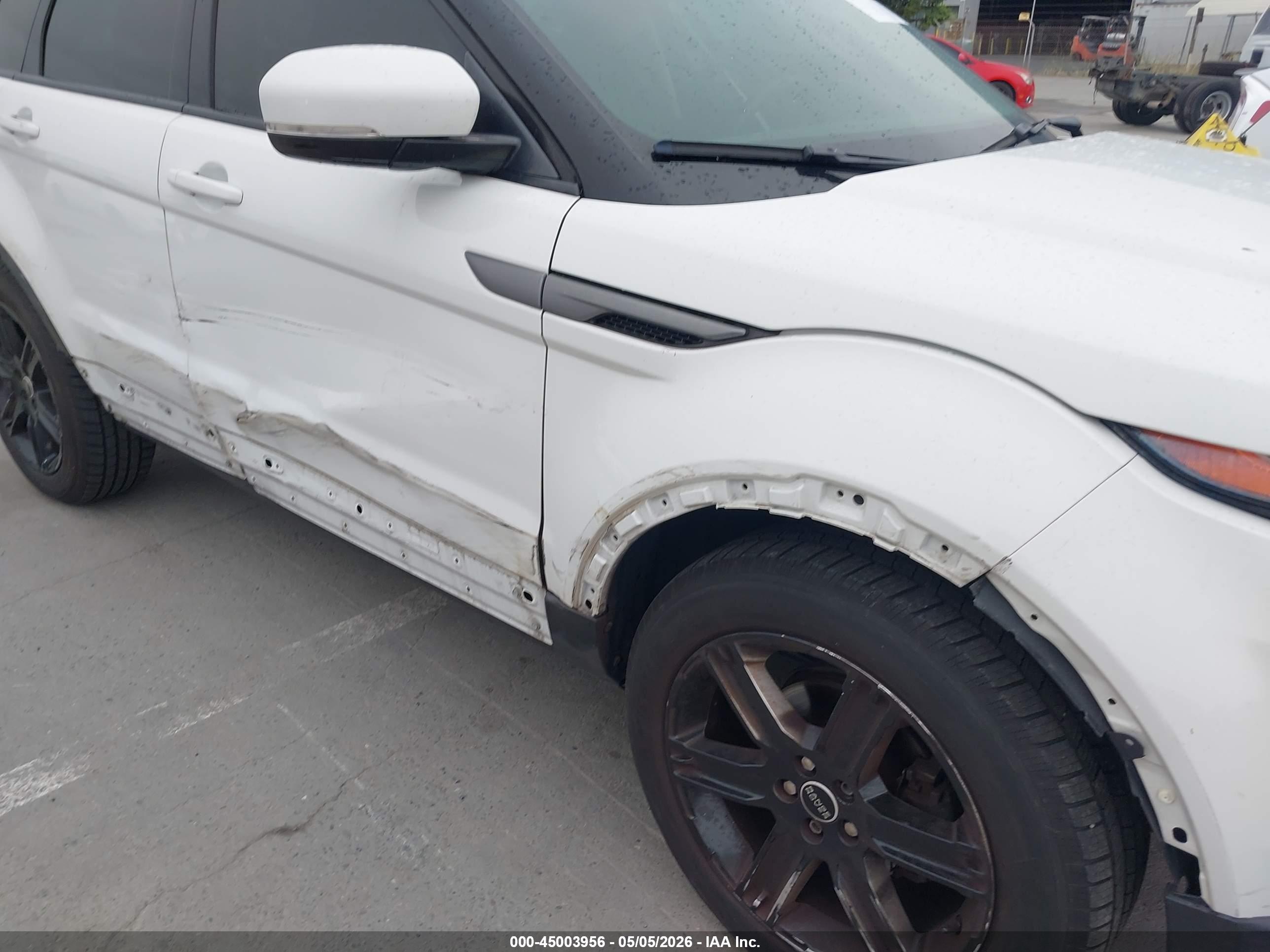 LAND ROVER image 6