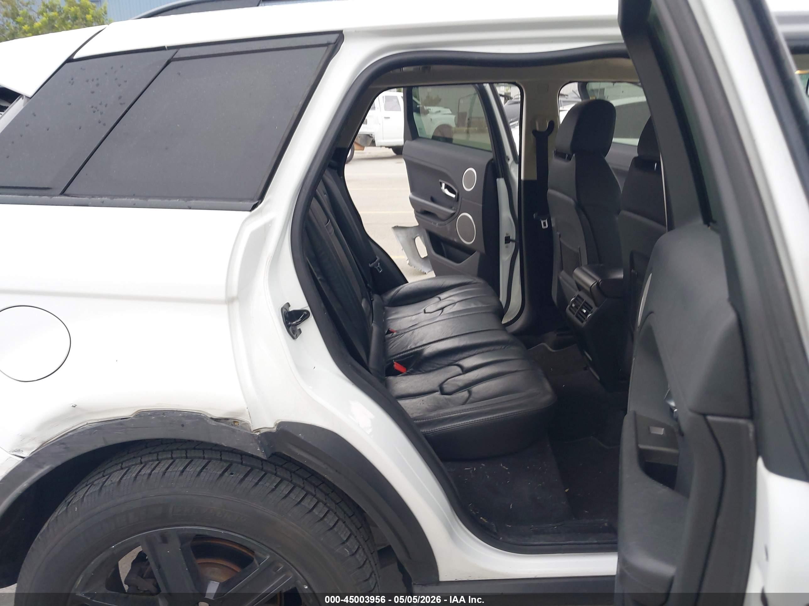 LAND ROVER image 8