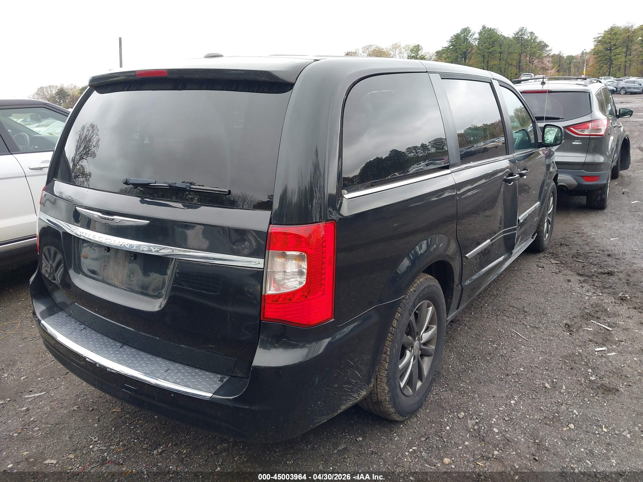 CHRYSLER TOWN image 4