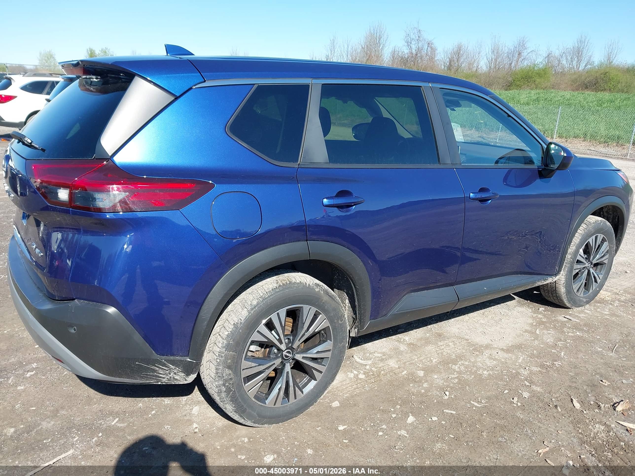 NISSAN ROGUE image 4