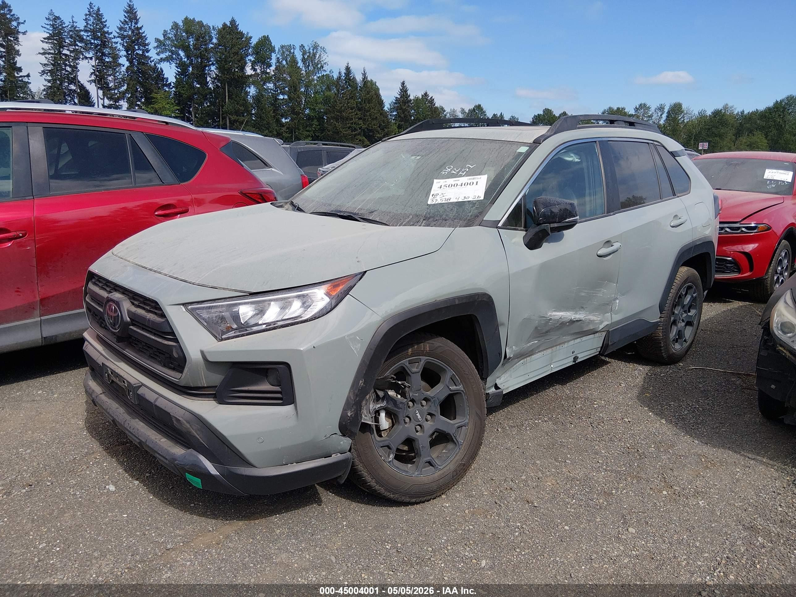 TOYOTA RAV4 image 2