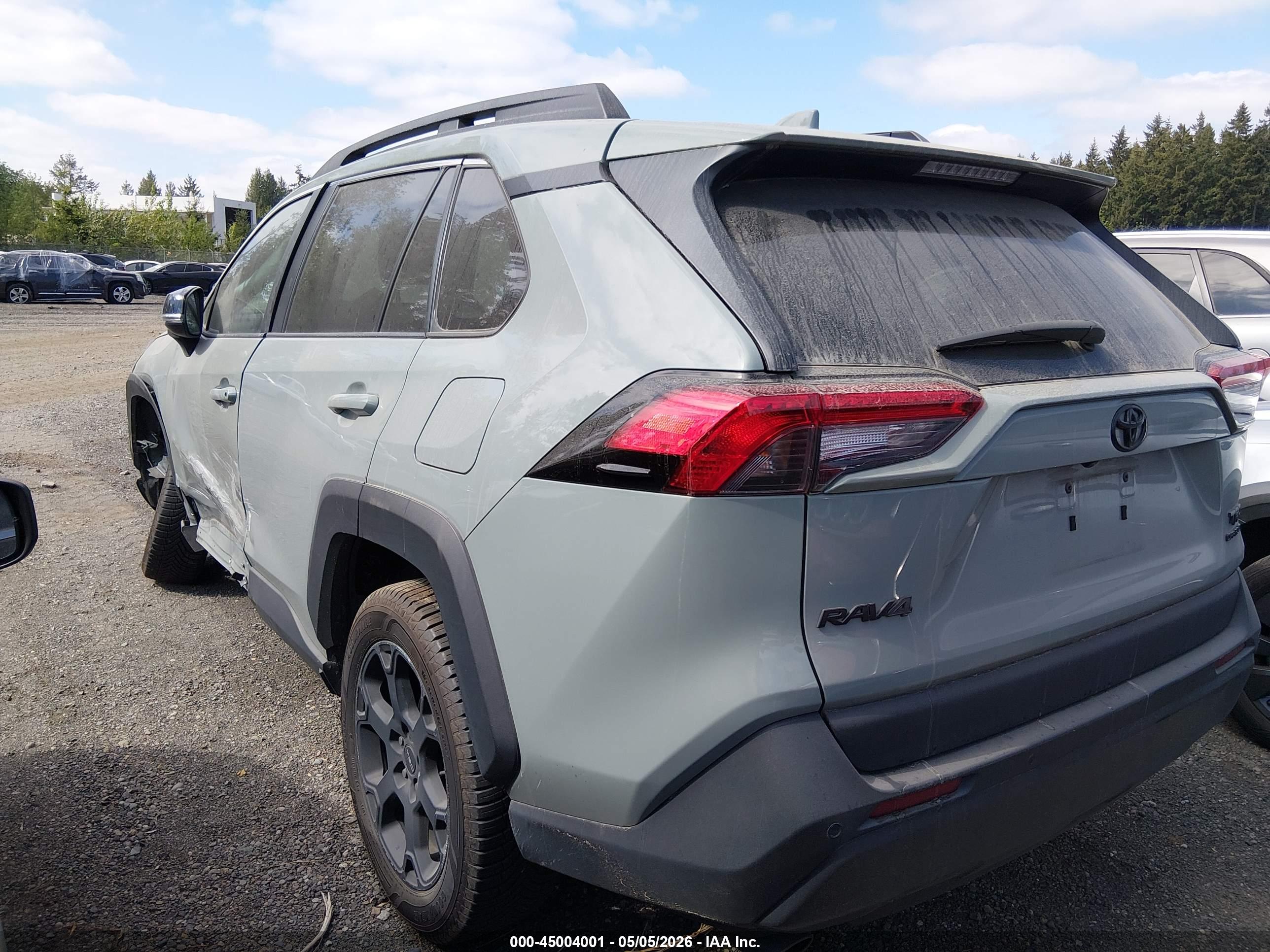 TOYOTA RAV4 image 3
