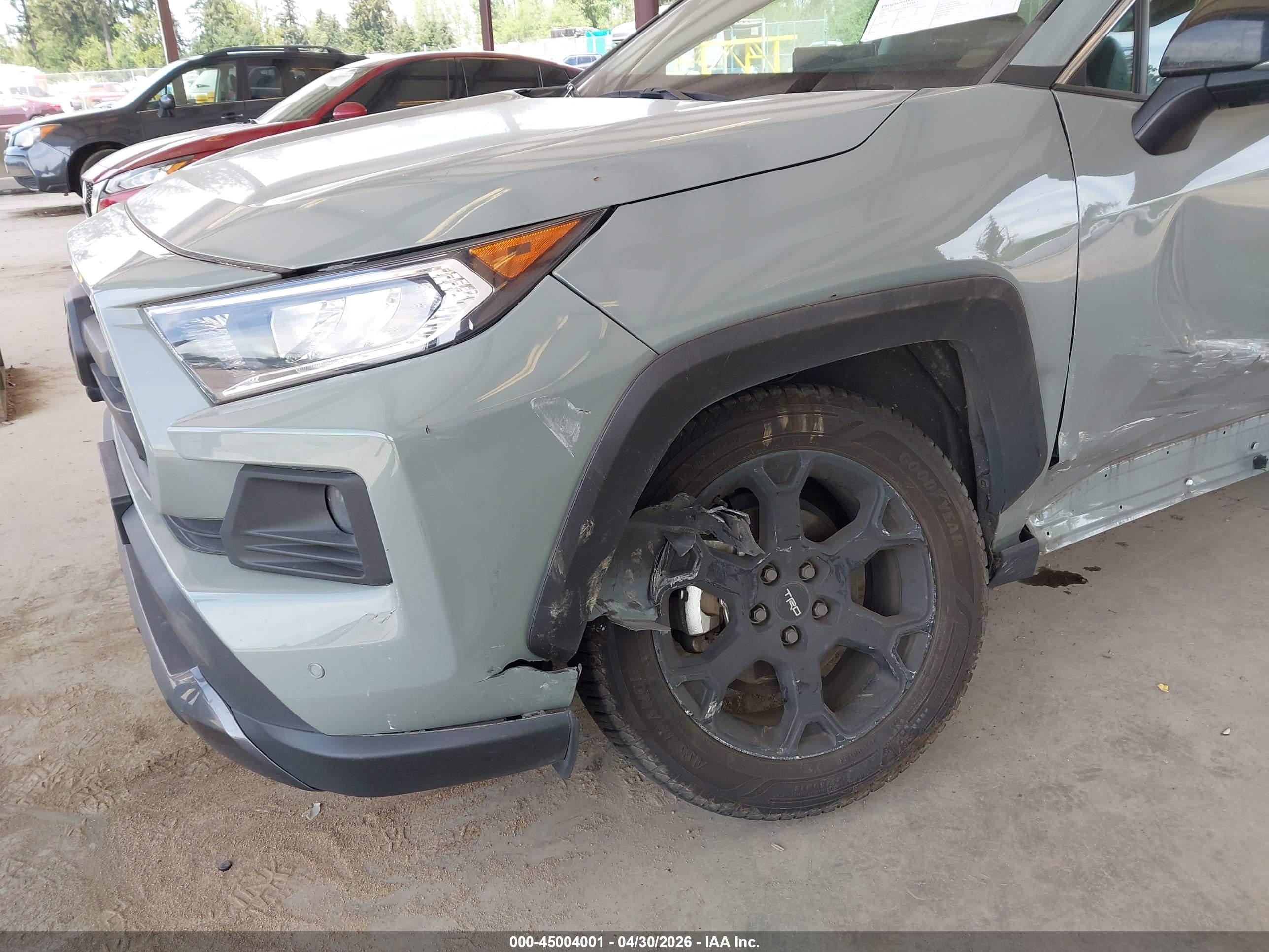 TOYOTA RAV4 image 6