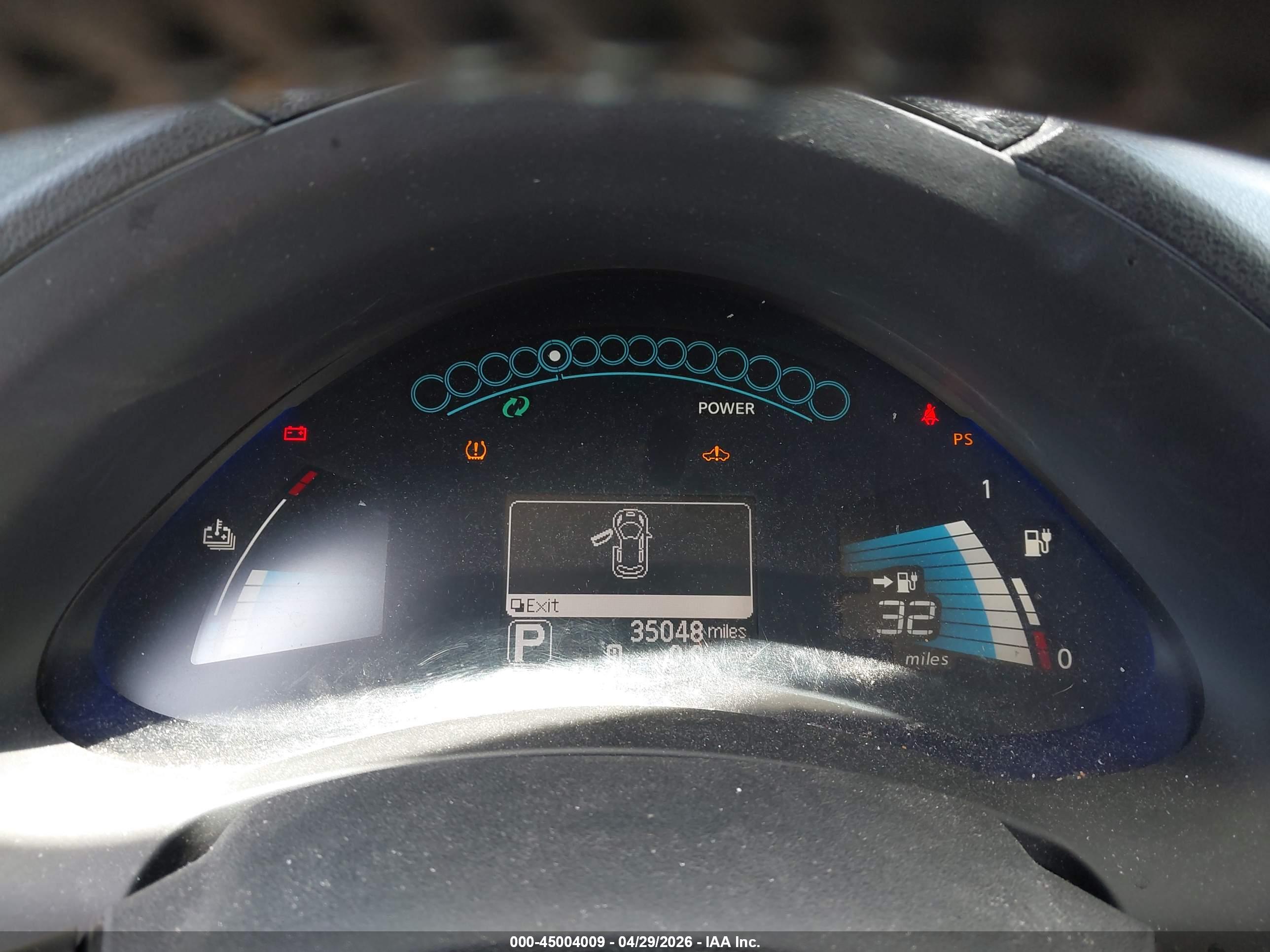 NISSAN LEAF image 7