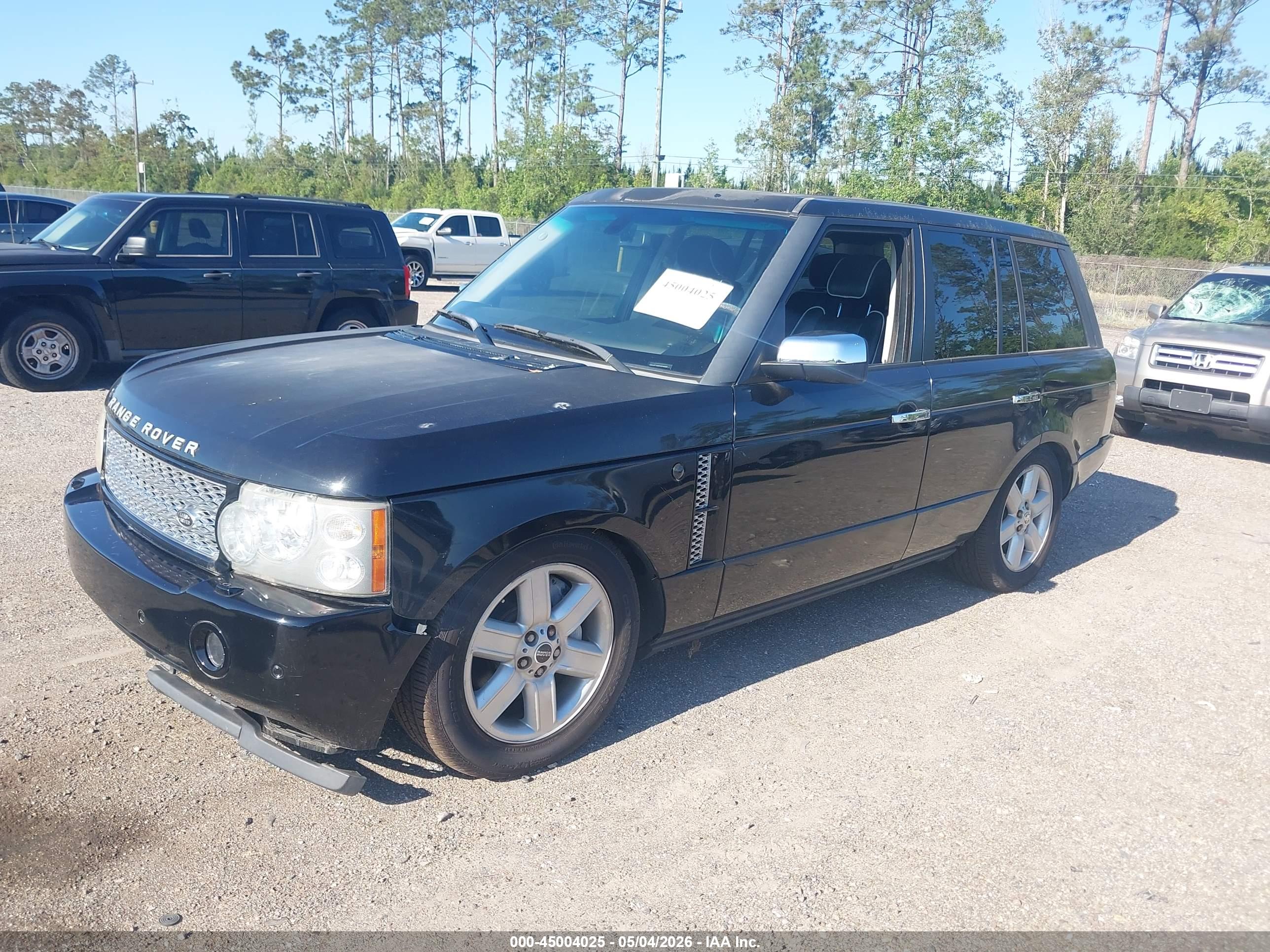 LAND ROVER image 2