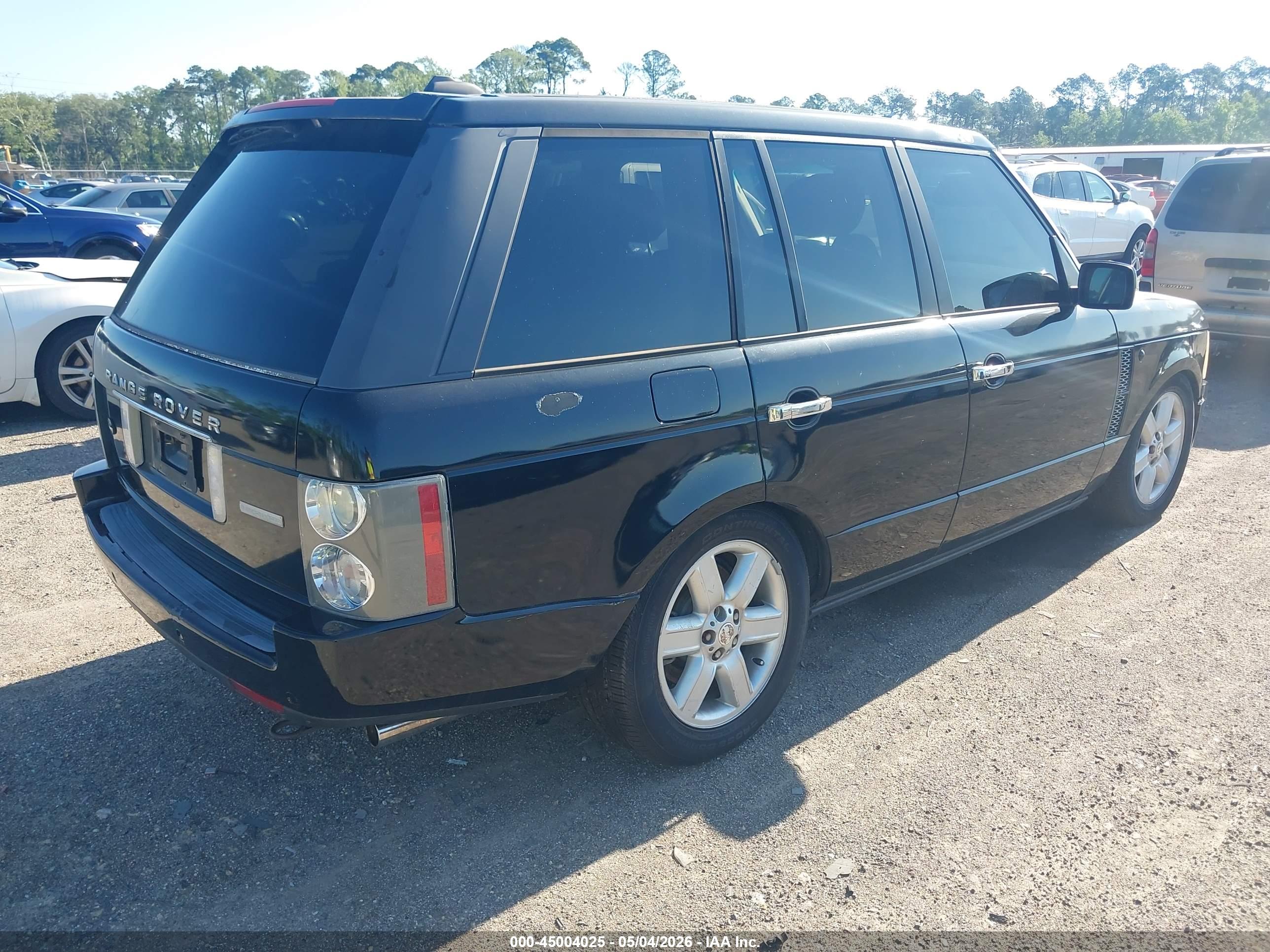 LAND ROVER image 4