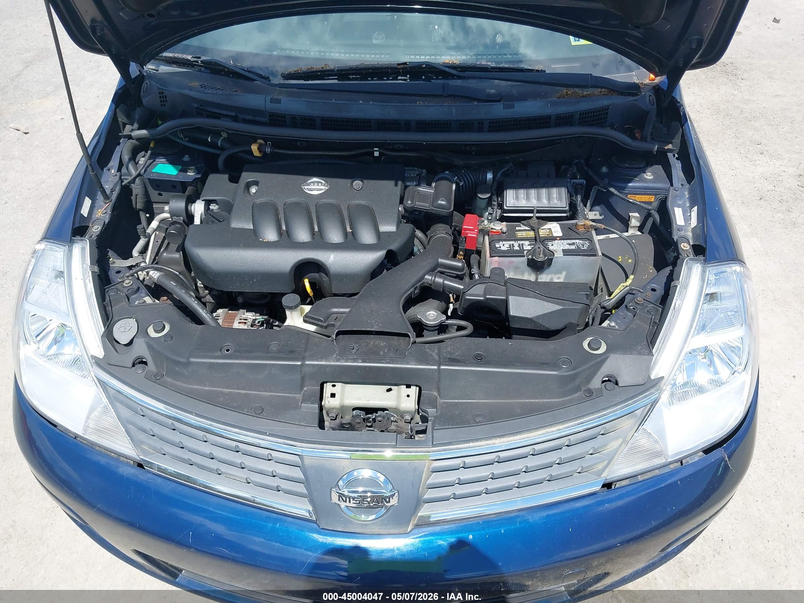 NISSAN VERSA image 10