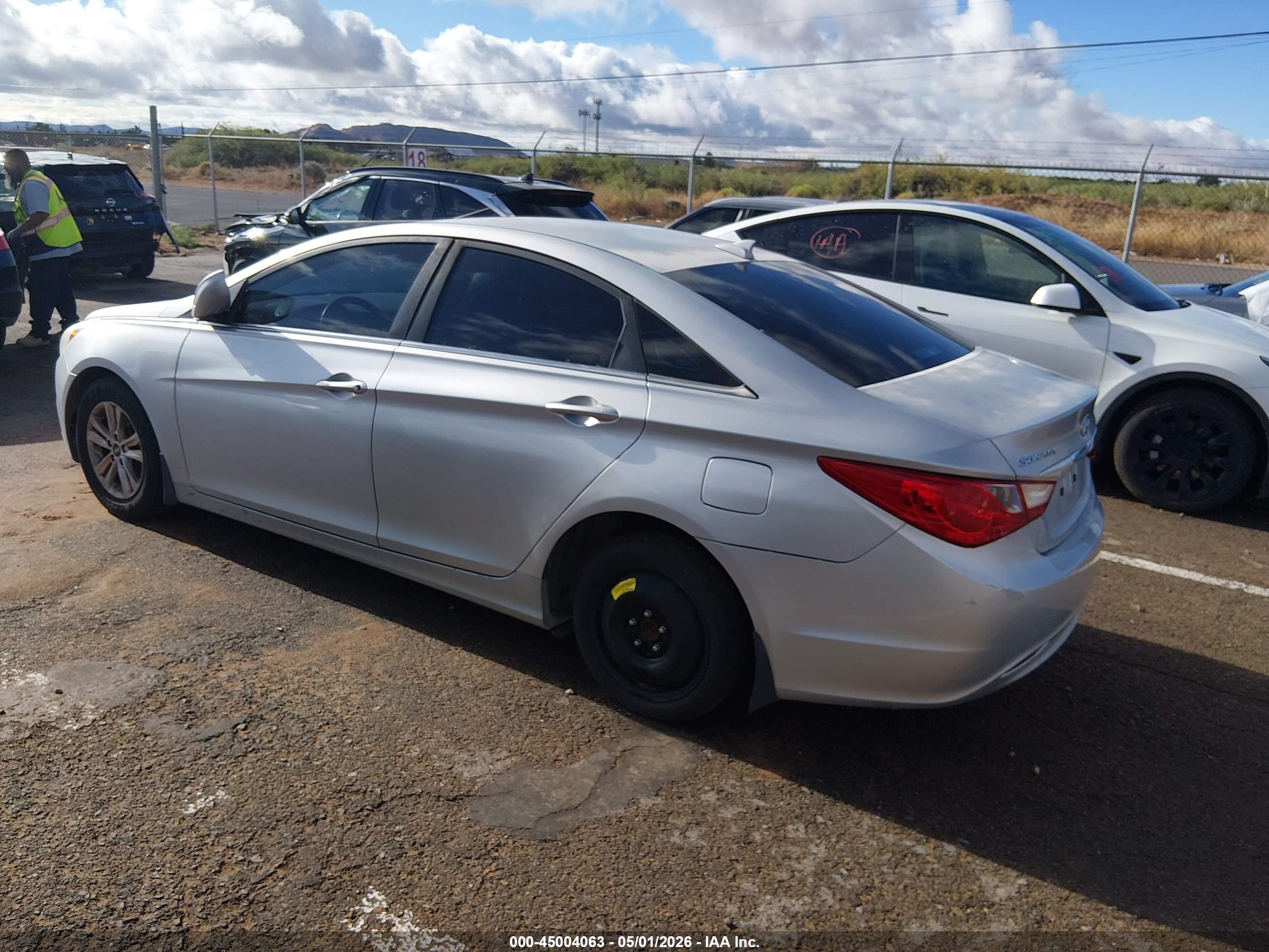 HYUNDAI SONATA image 3