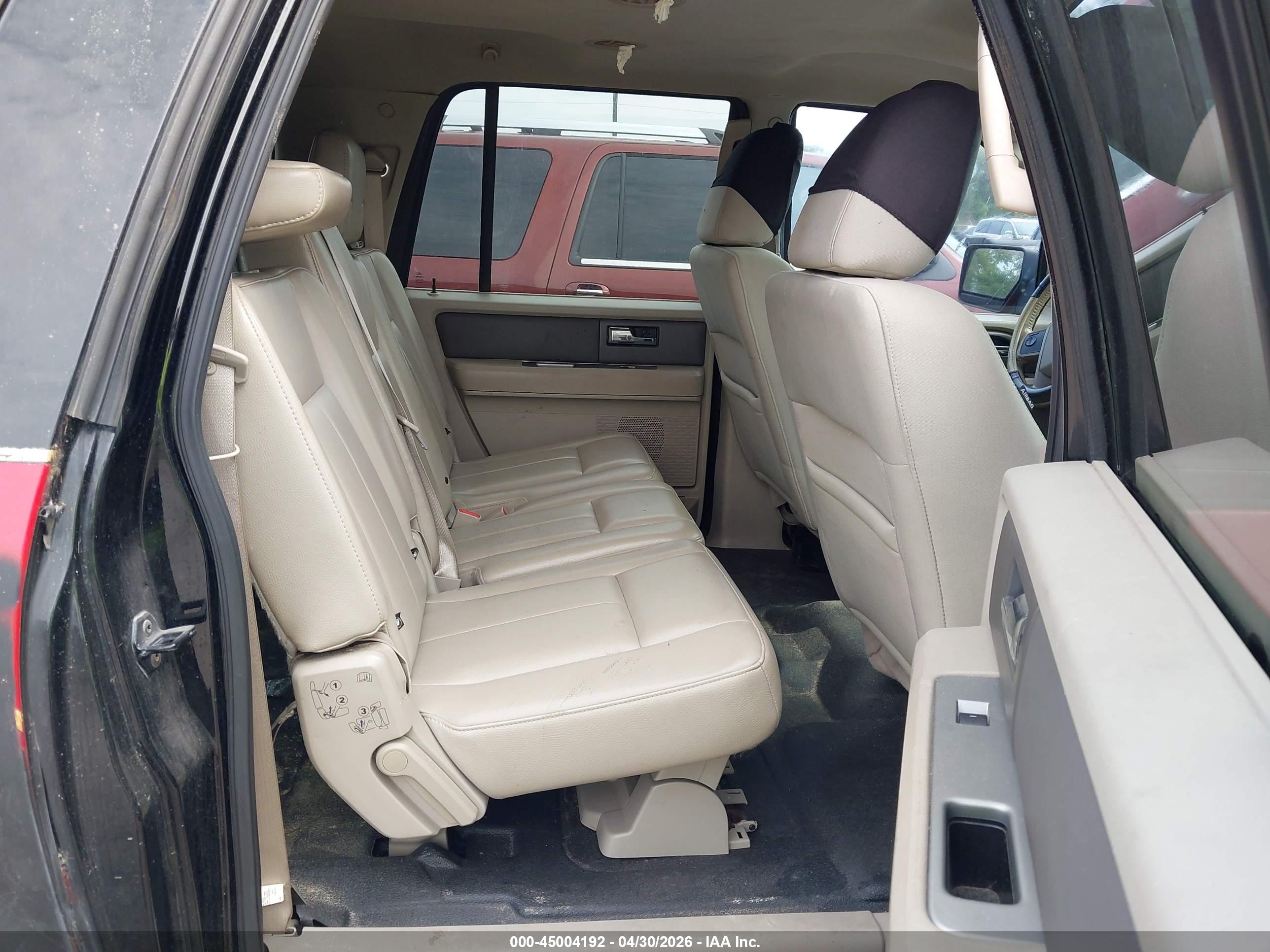 FORD EXPEDITION image 8