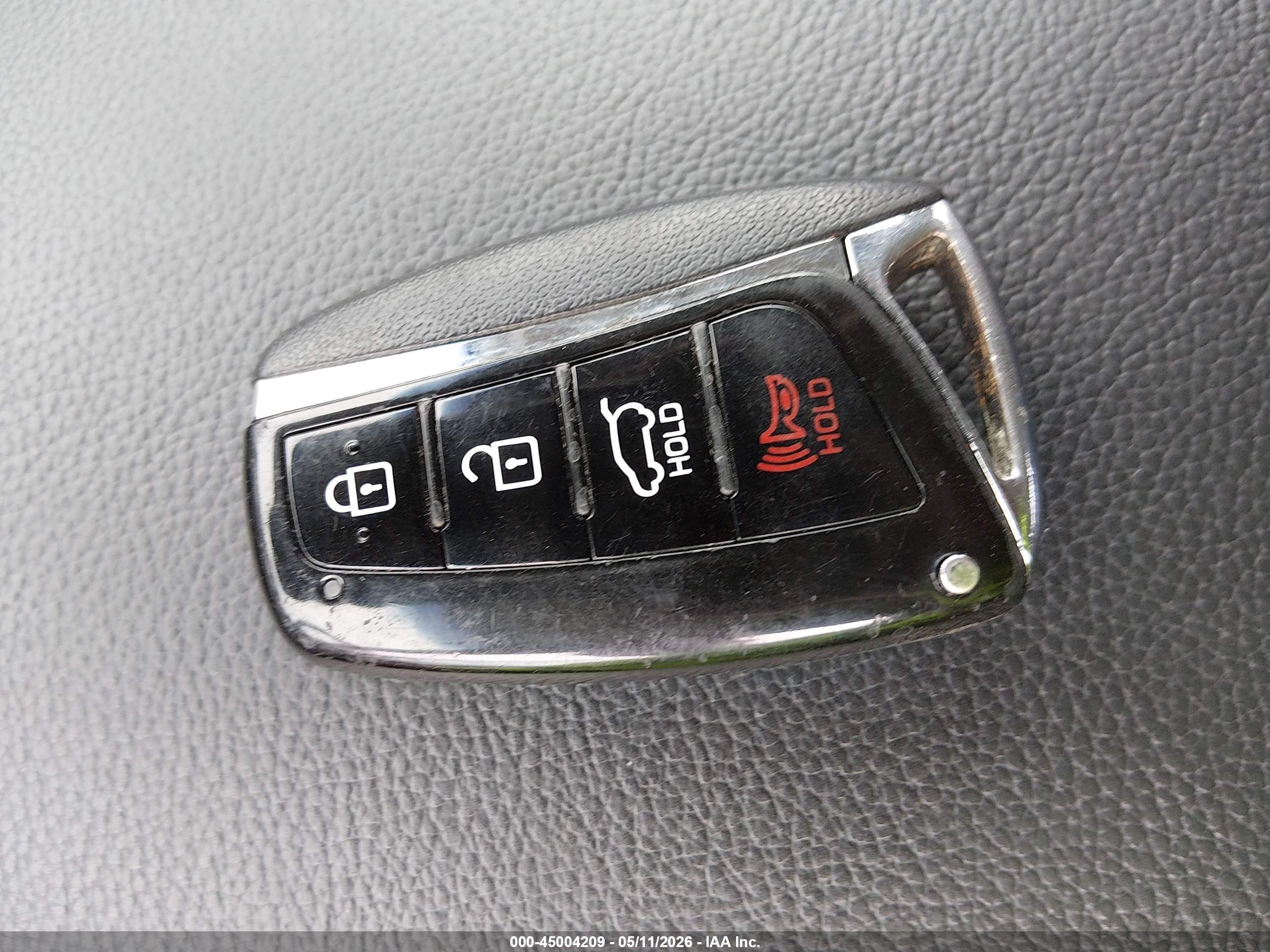 HYUNDAI SANTA image 11