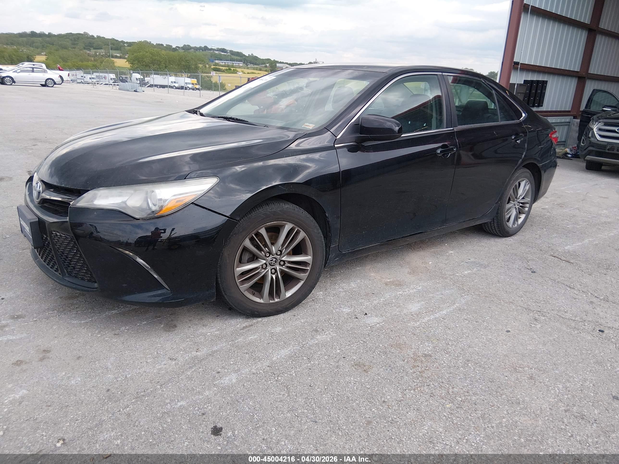 TOYOTA CAMRY image 2