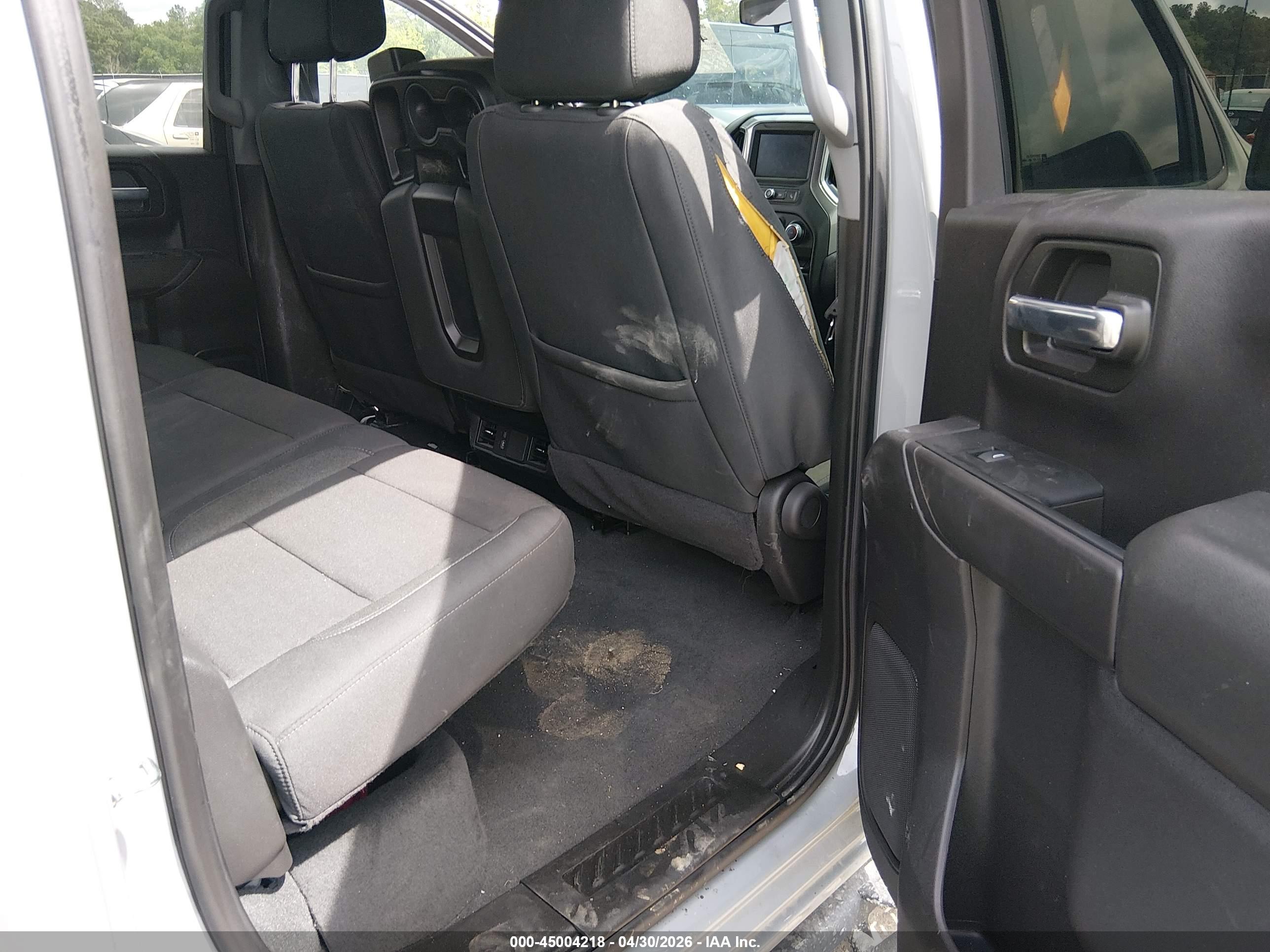 CHEVROLET SILVERADO image 8