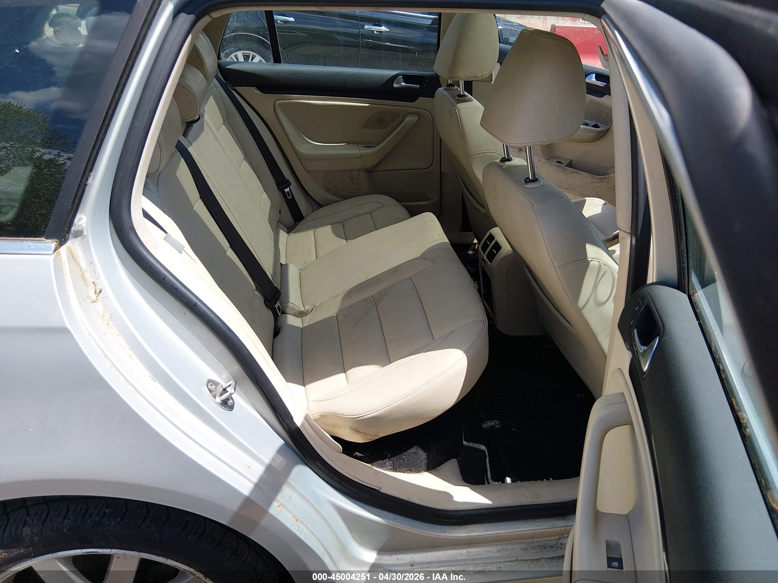 VOLKSWAGEN JETTA image 8