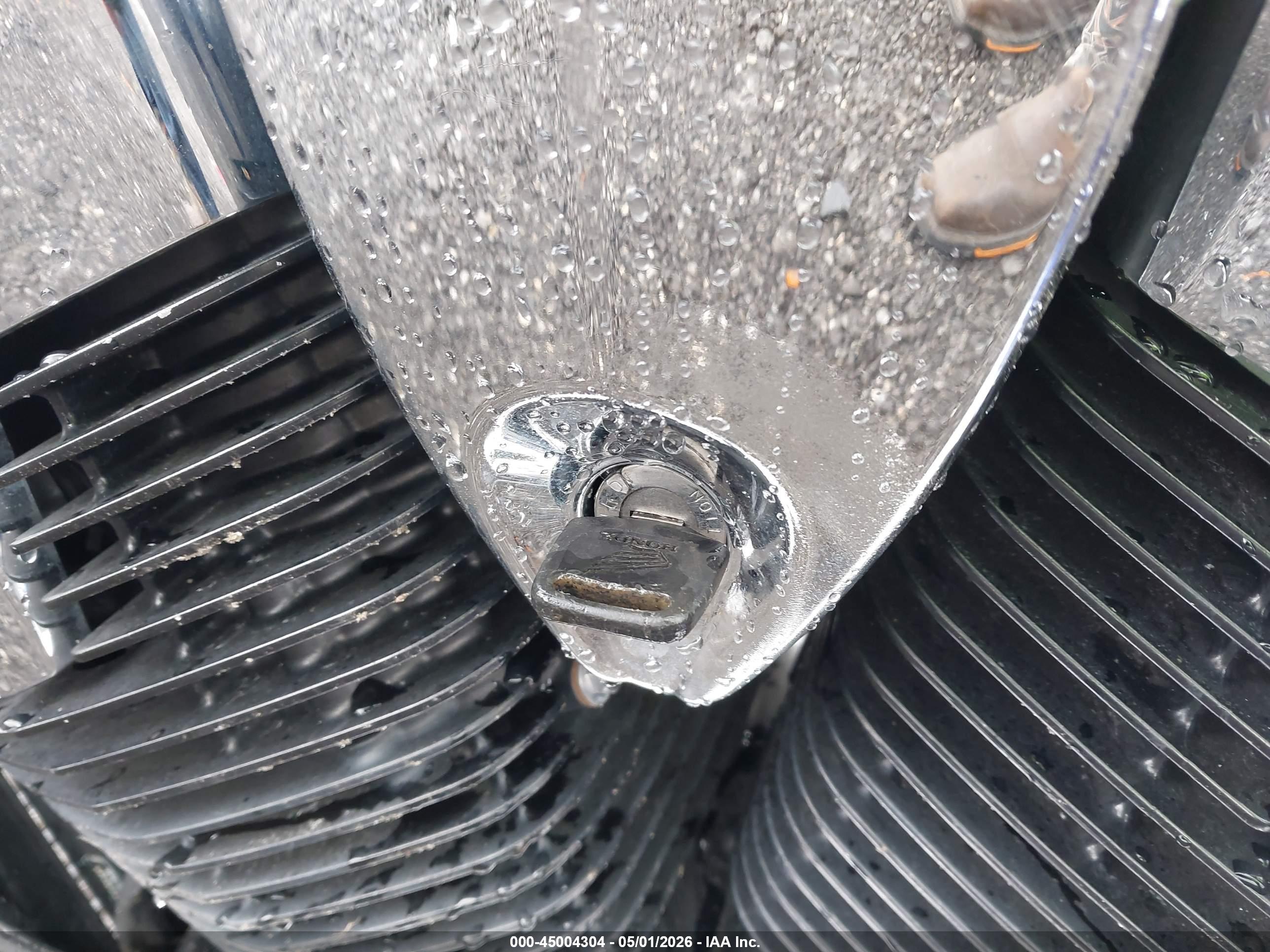 HONDA VT1300 image 11