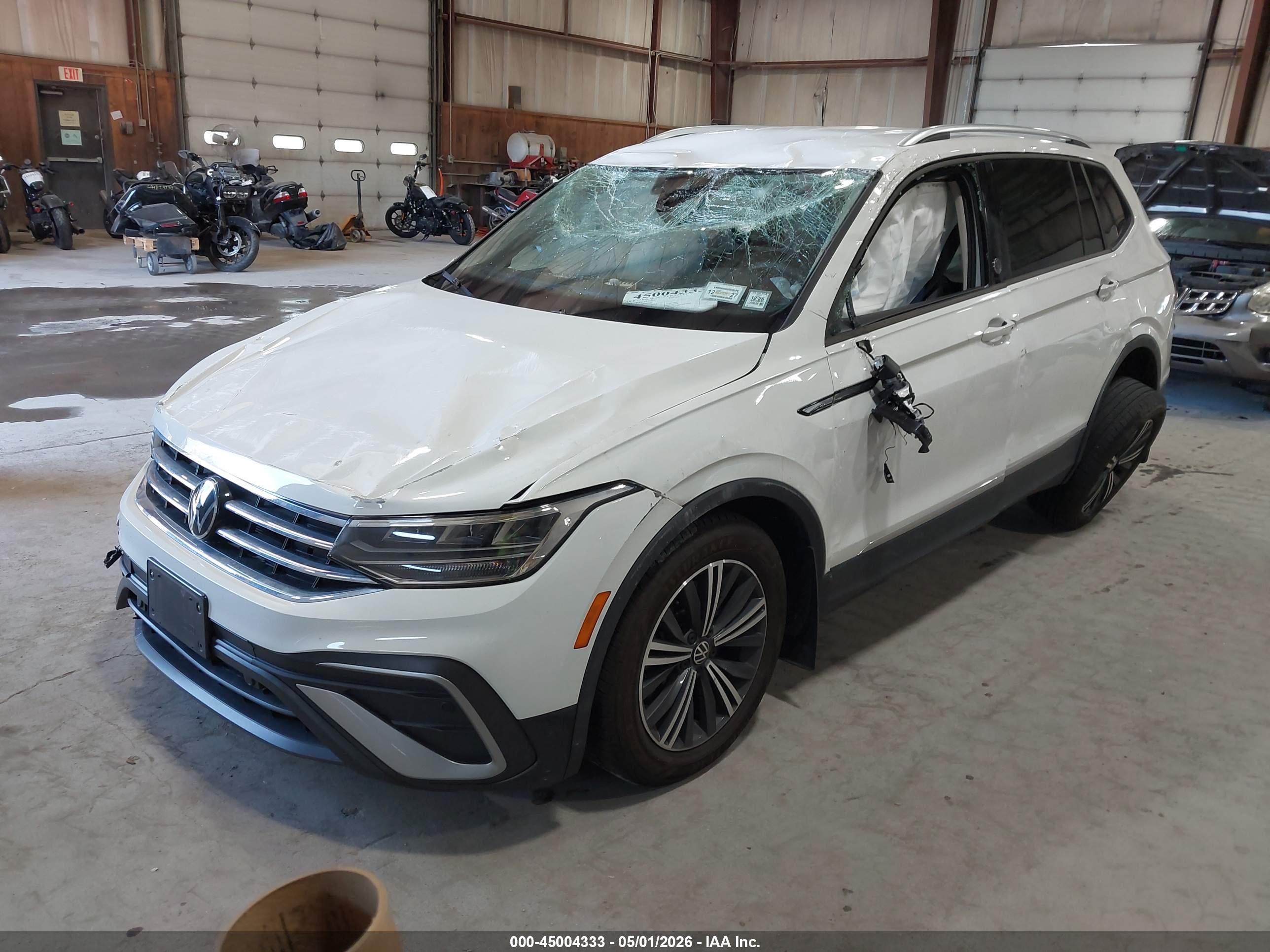 VOLKSWAGEN TIGUAN image 2