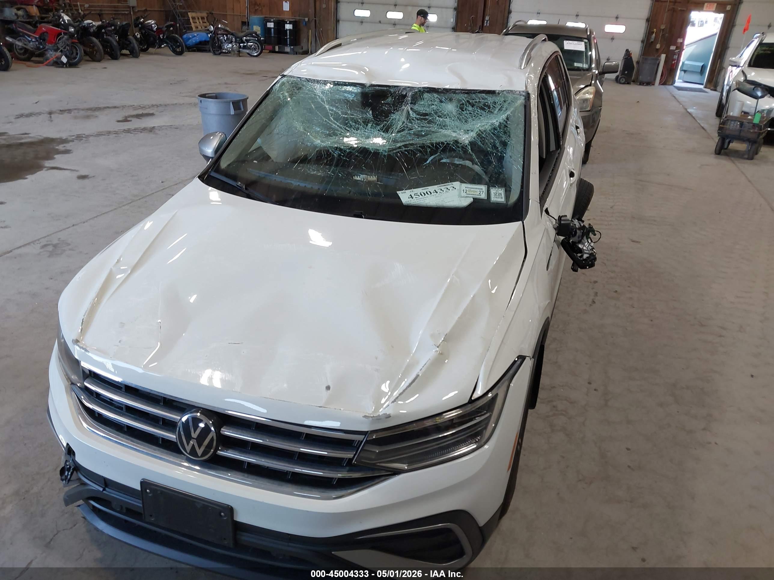 VOLKSWAGEN TIGUAN image 6