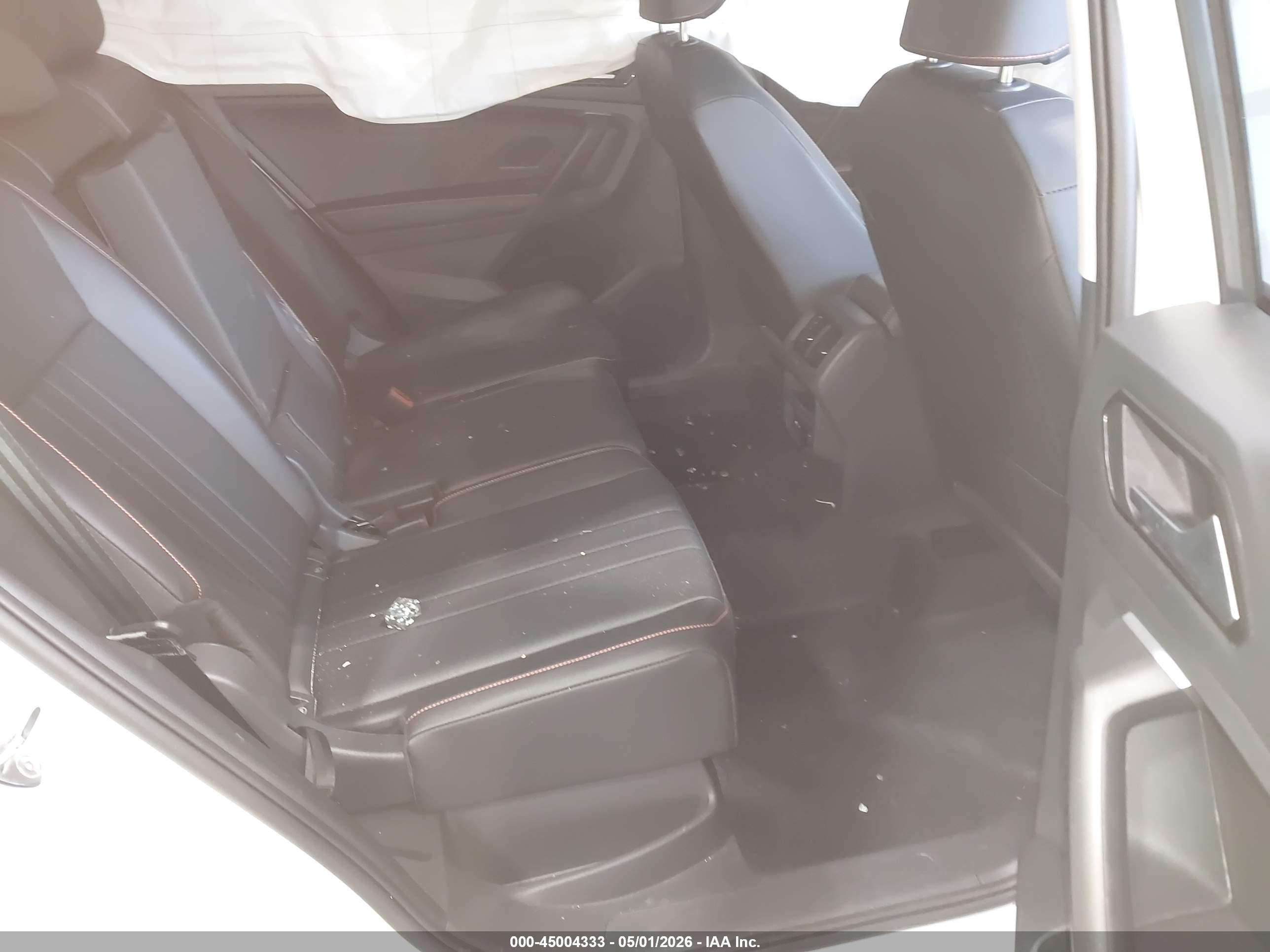 VOLKSWAGEN TIGUAN image 8