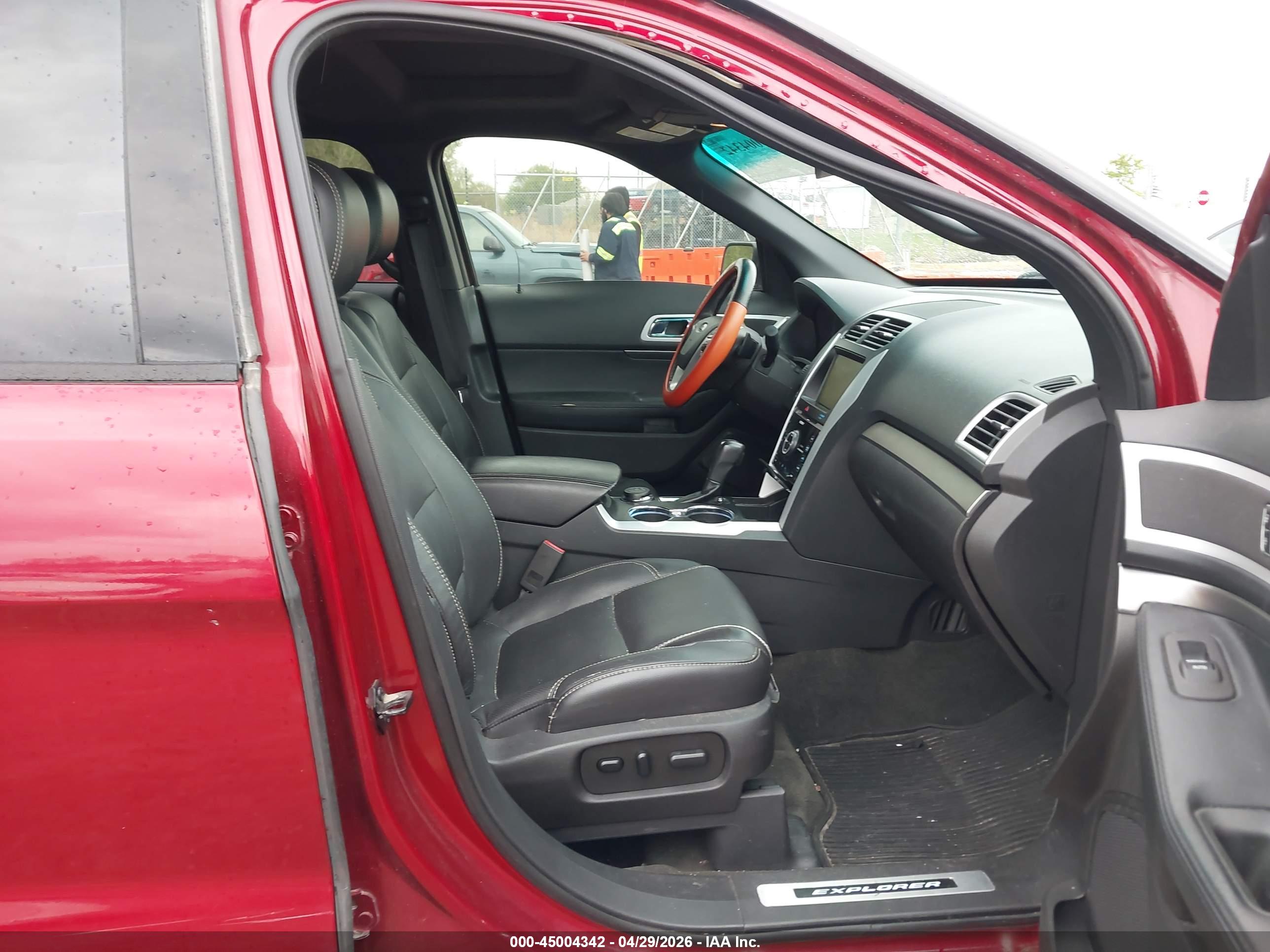 FORD EXPLORER image 5