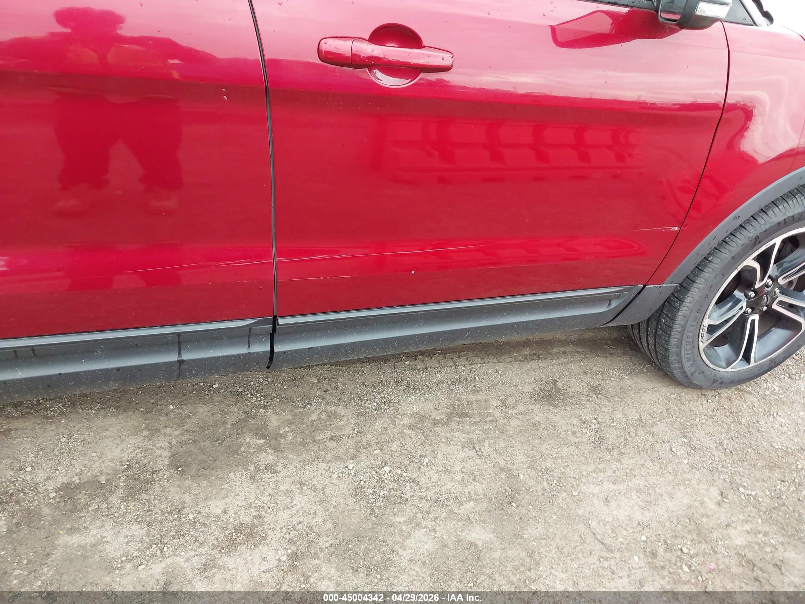 FORD EXPLORER image 6