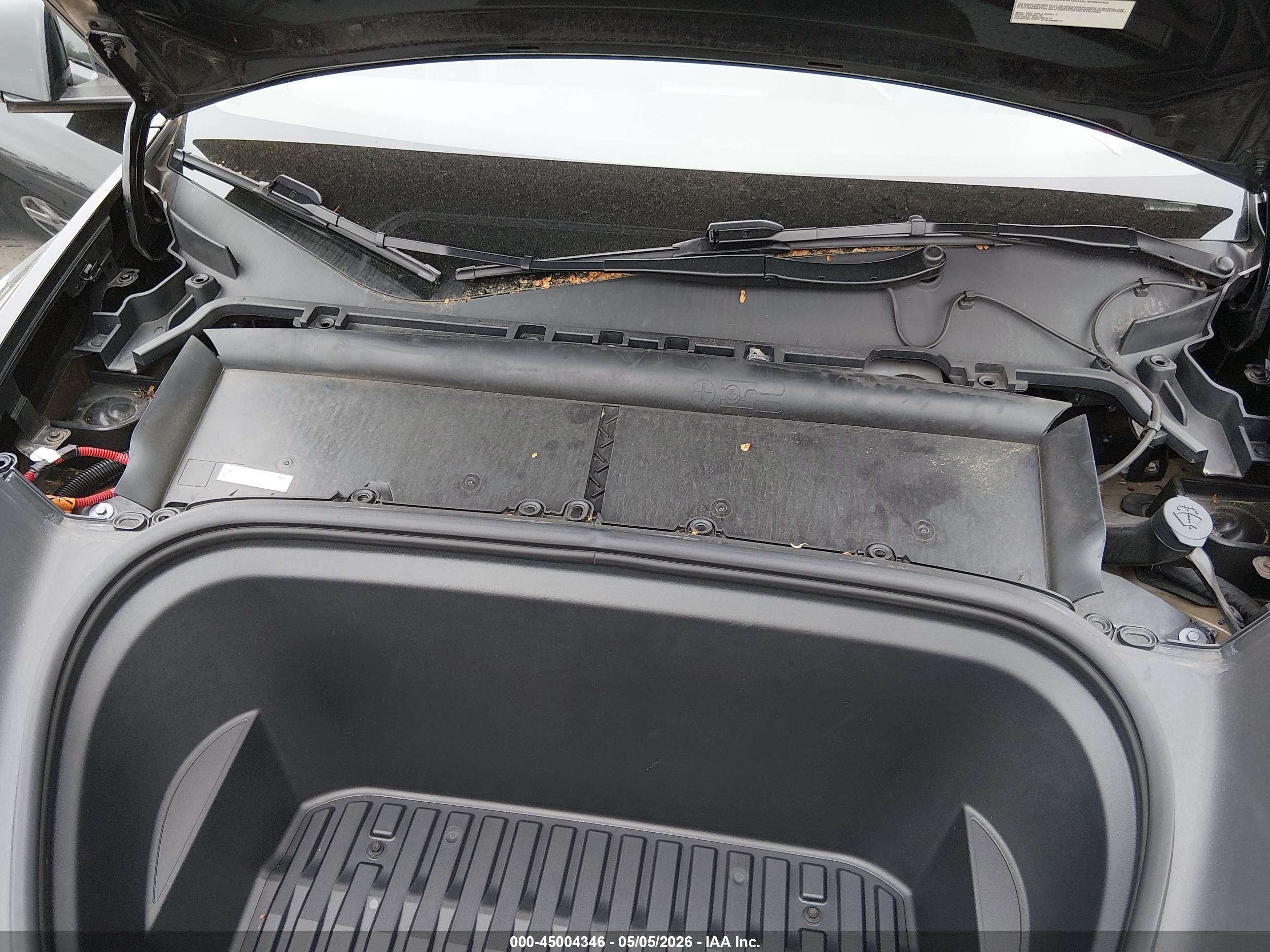 TESLA MODEL image 10