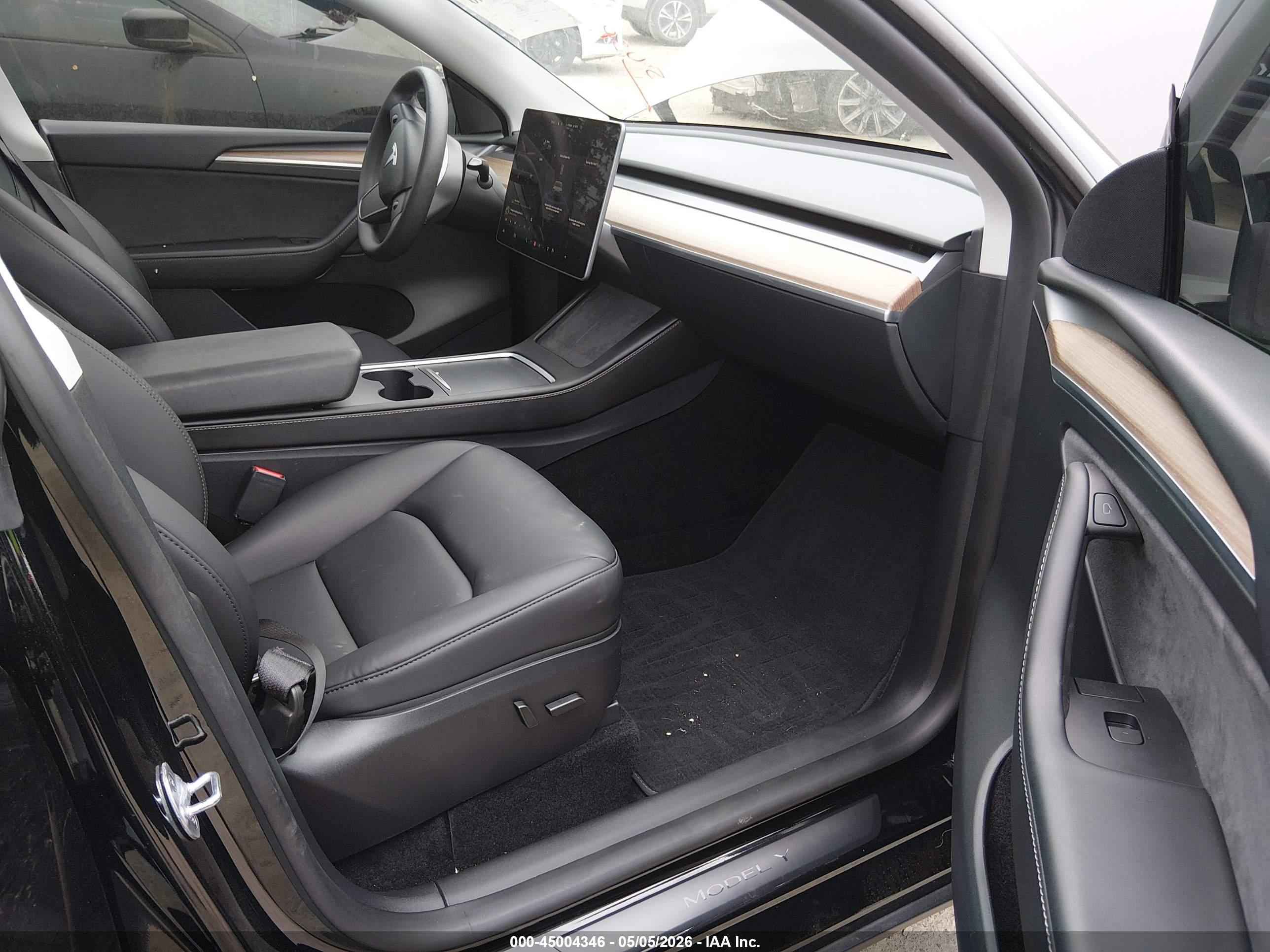TESLA MODEL image 5