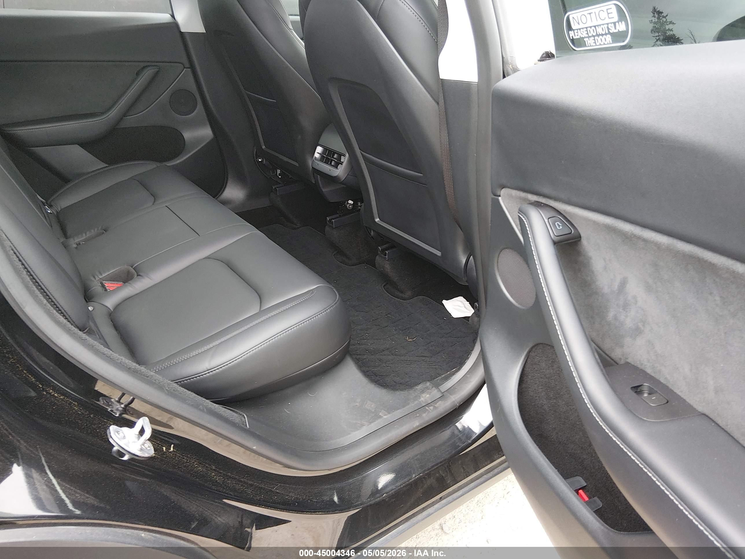 TESLA MODEL image 8