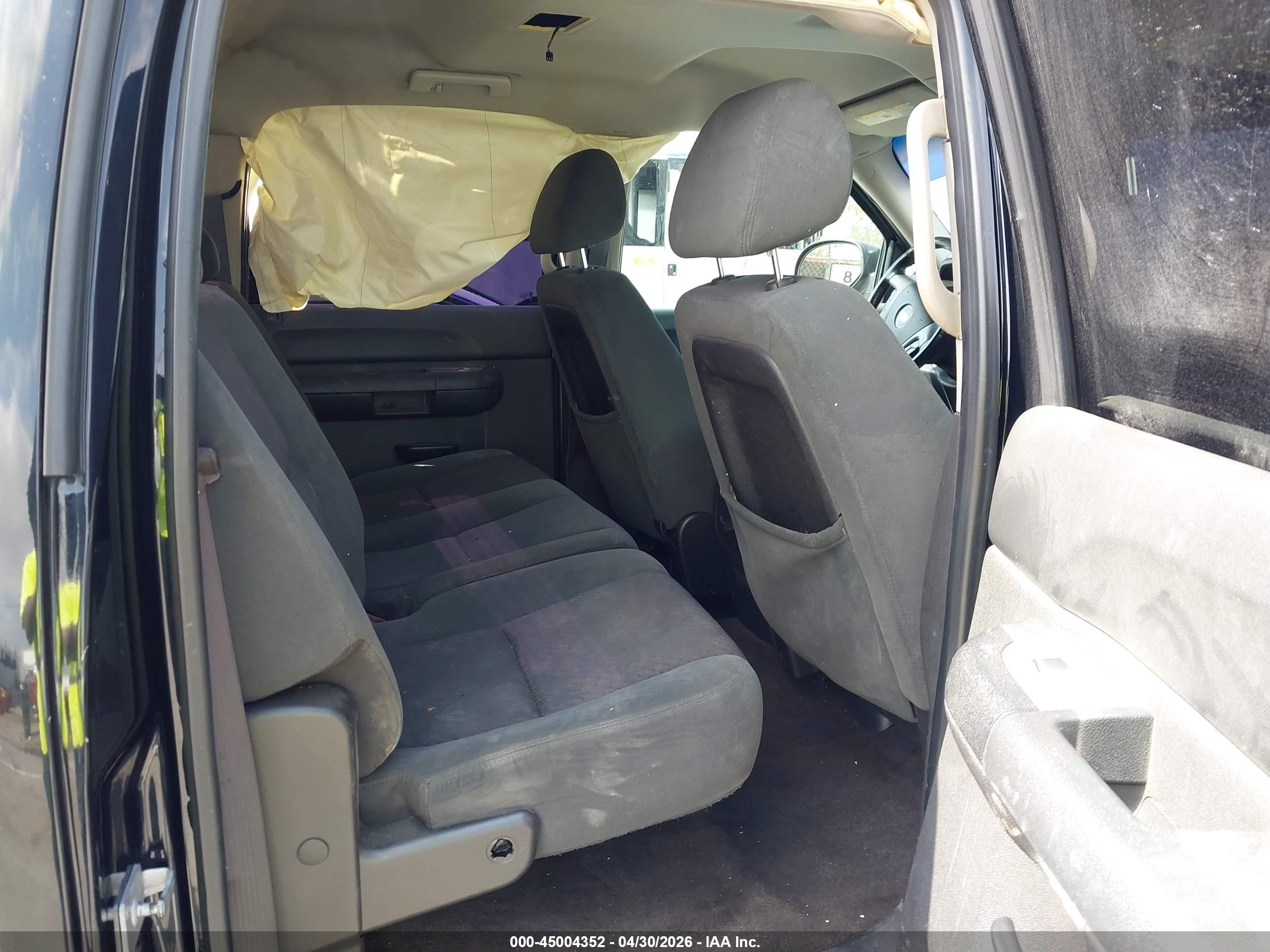 CHEVROLET SILVERADO image 8
