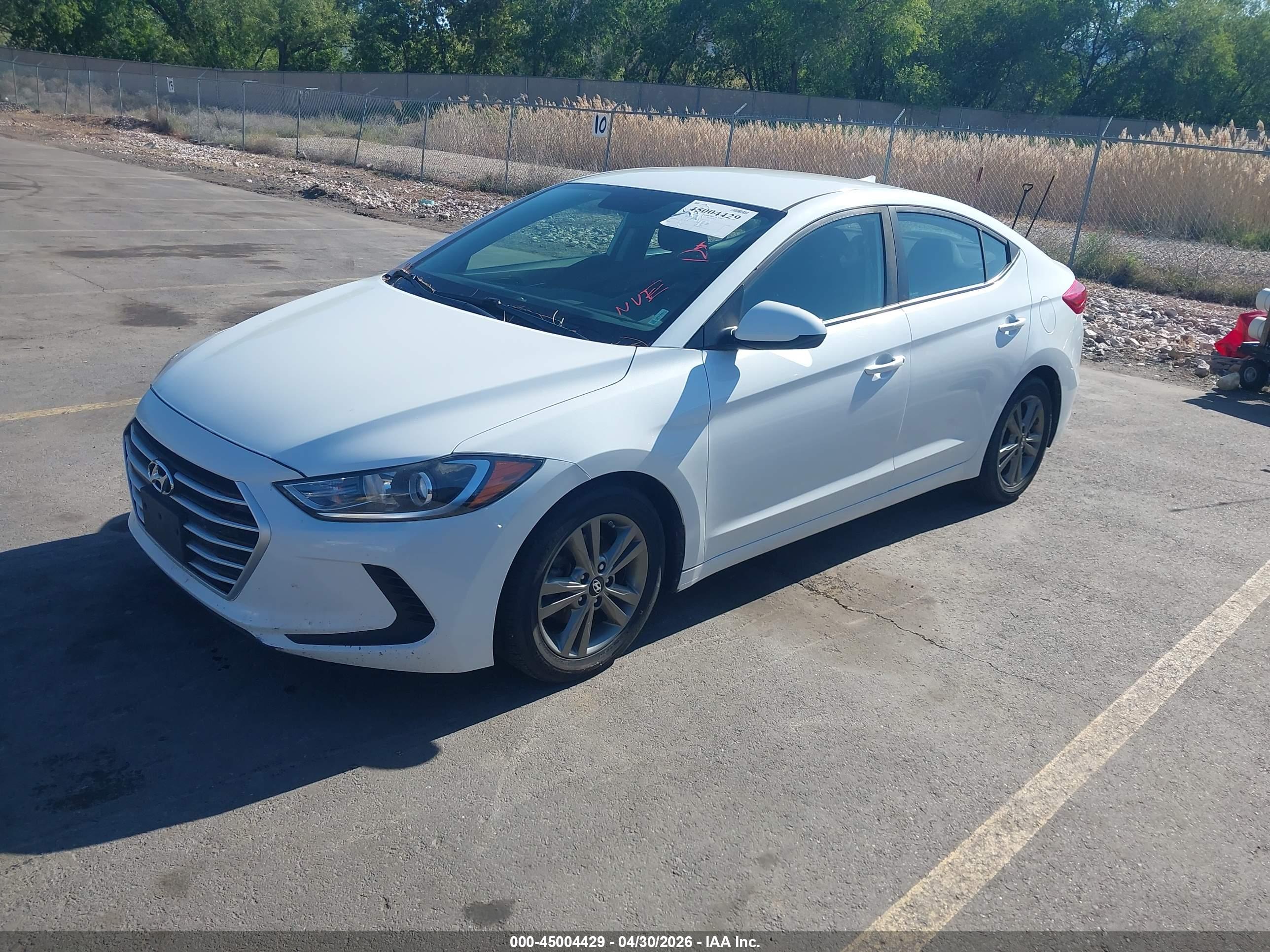 HYUNDAI ELANTRA image 2