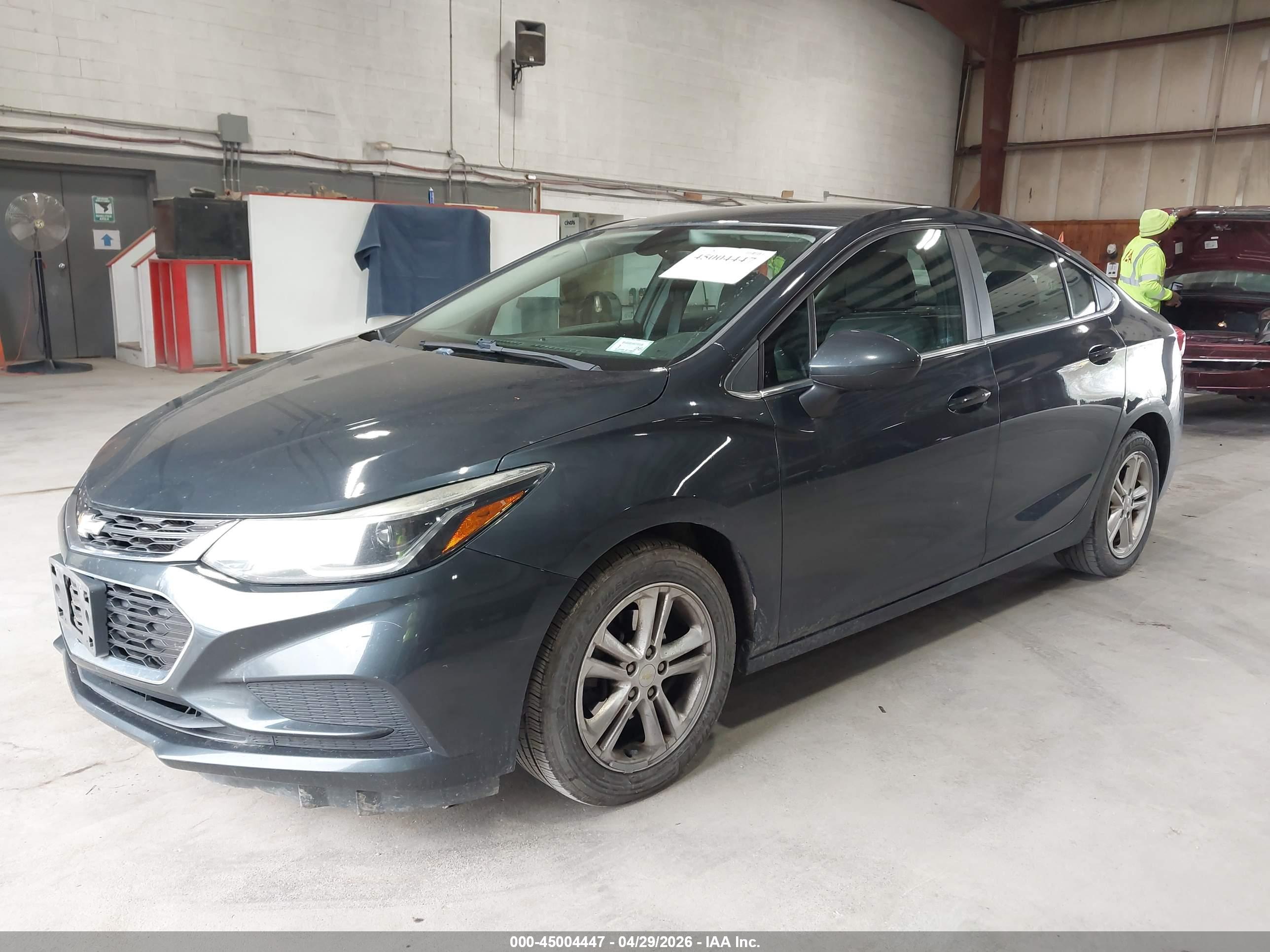 CHEVROLET CRUZE image 2