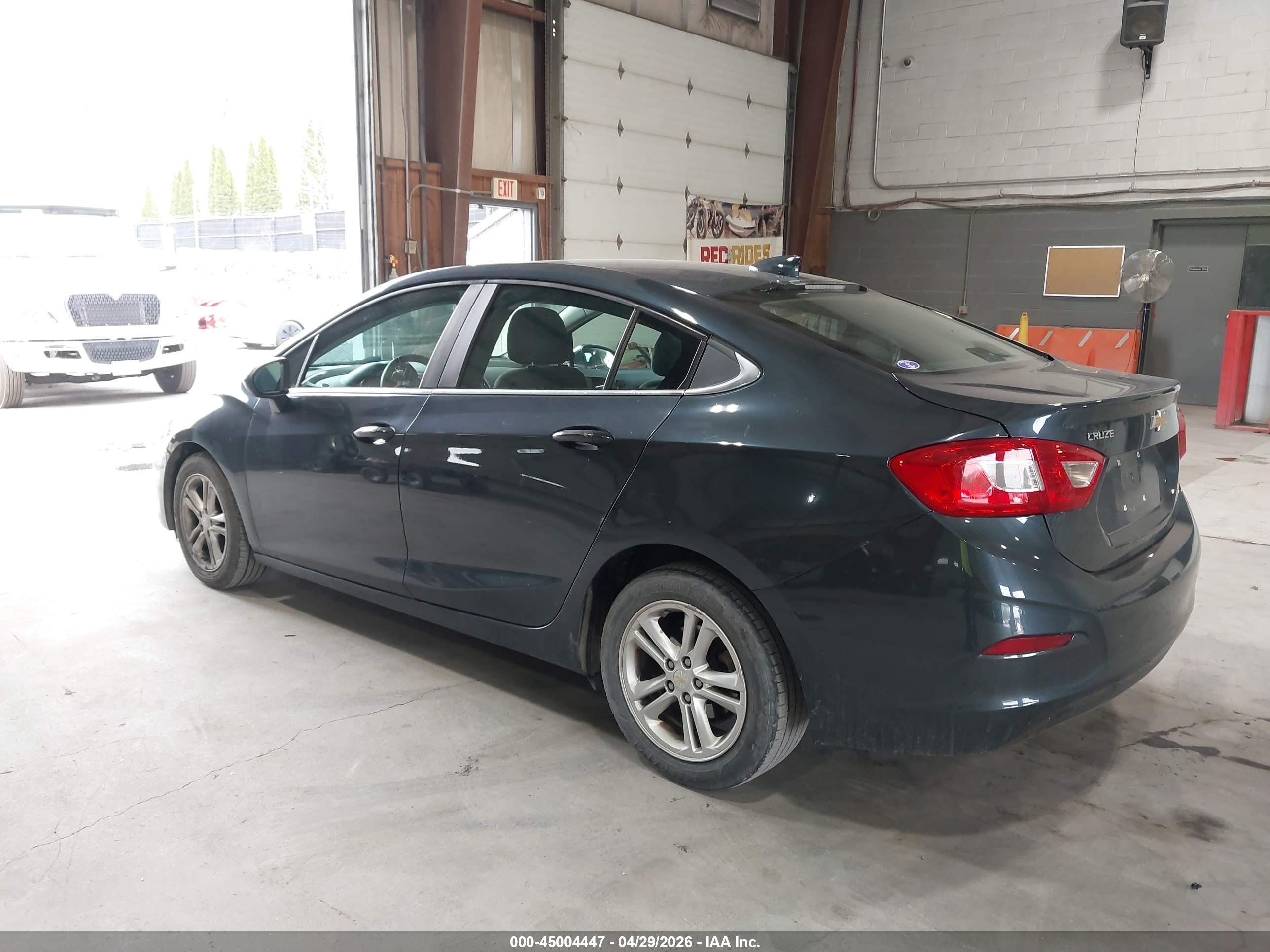 CHEVROLET CRUZE image 3