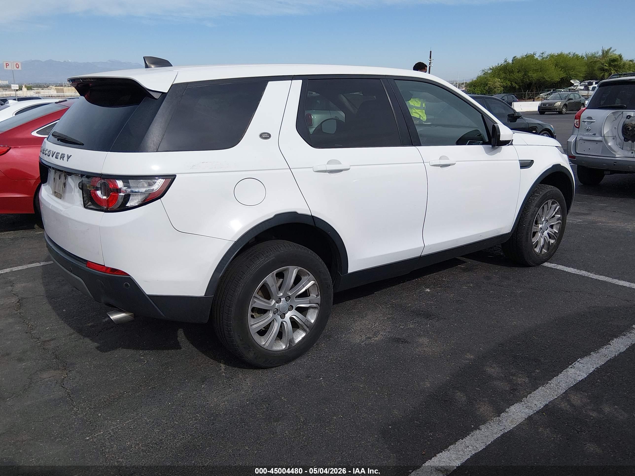 LAND ROVER image 4