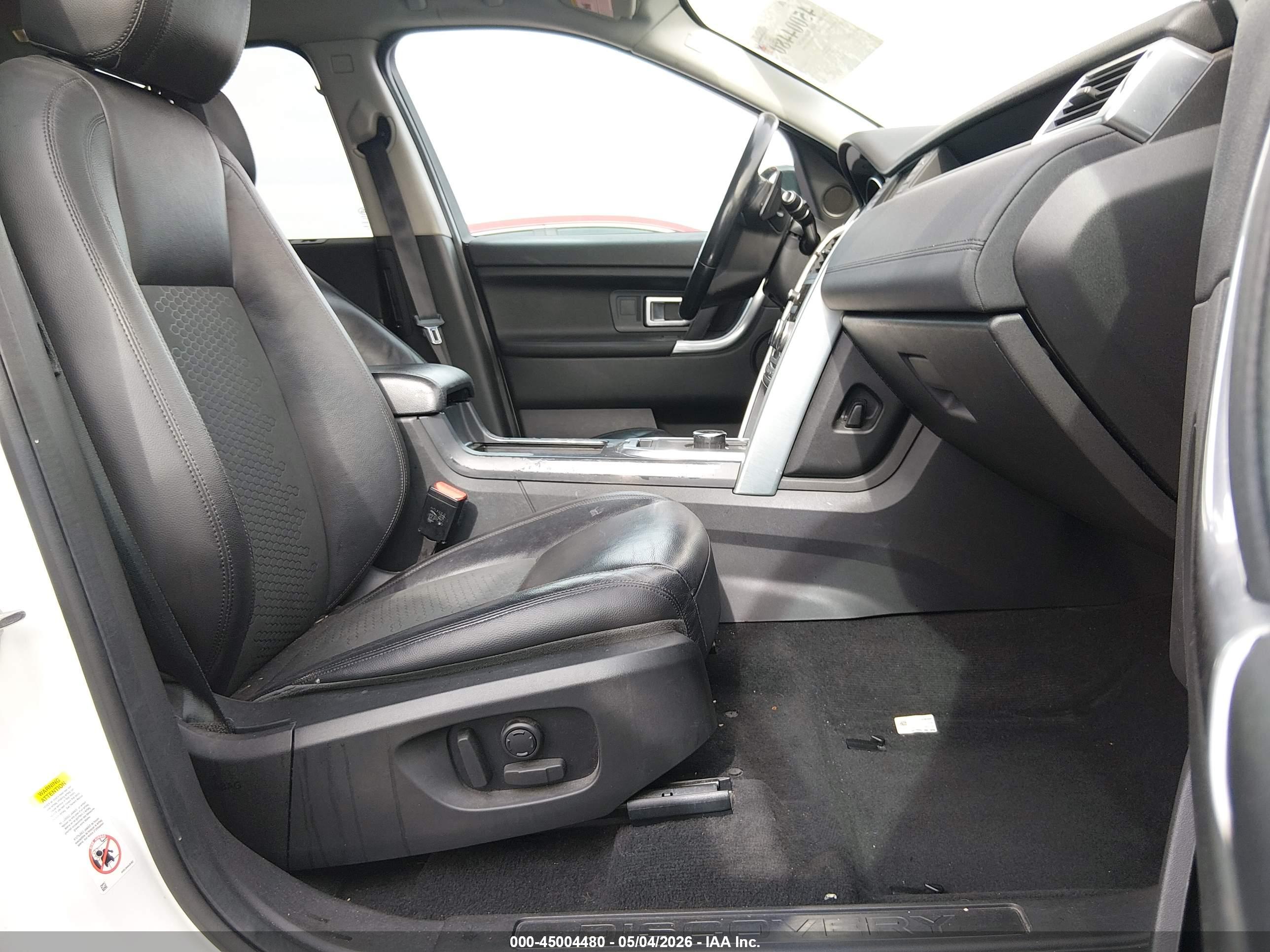 LAND ROVER image 5
