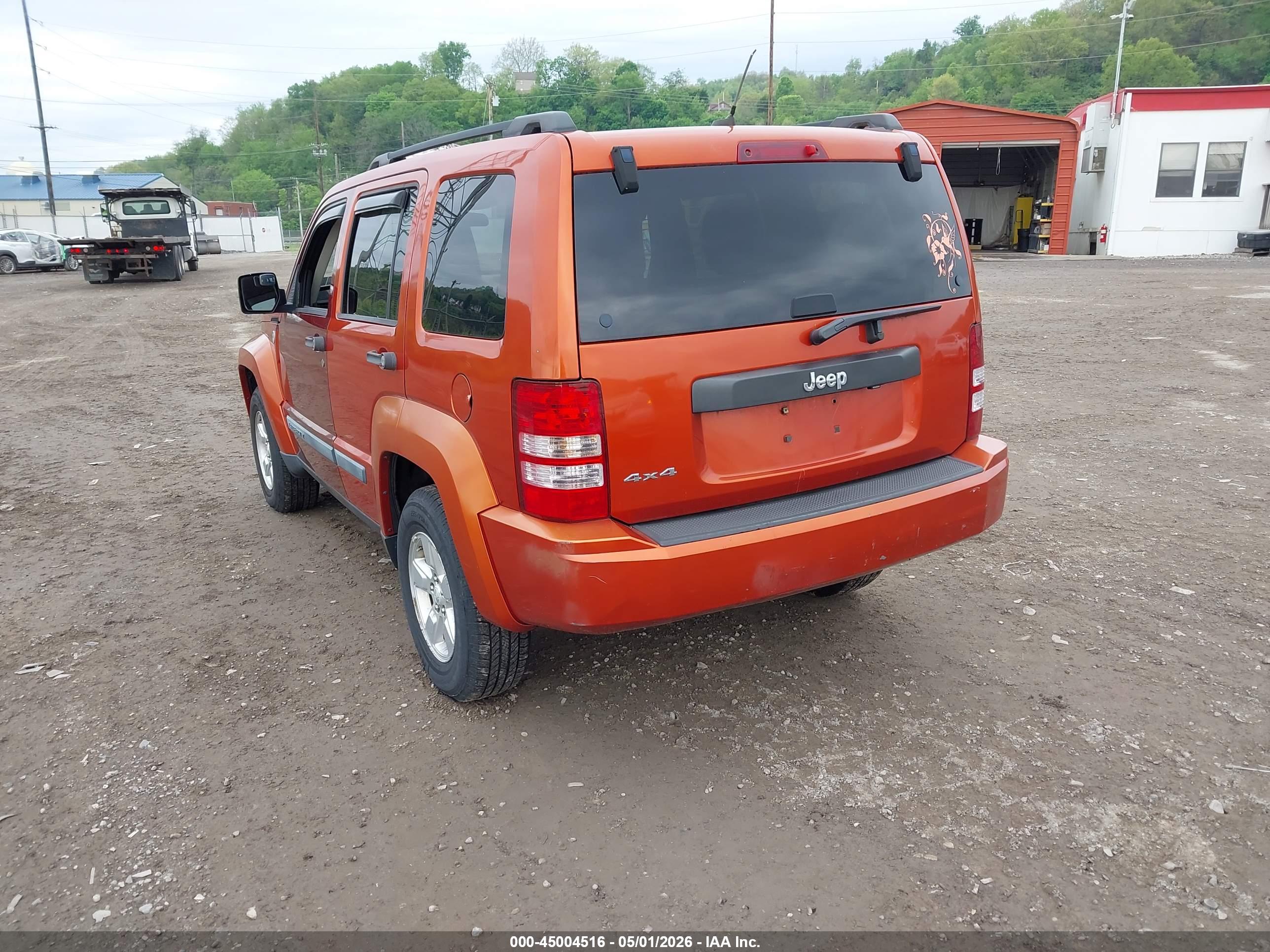 JEEP LIBERTY image 3